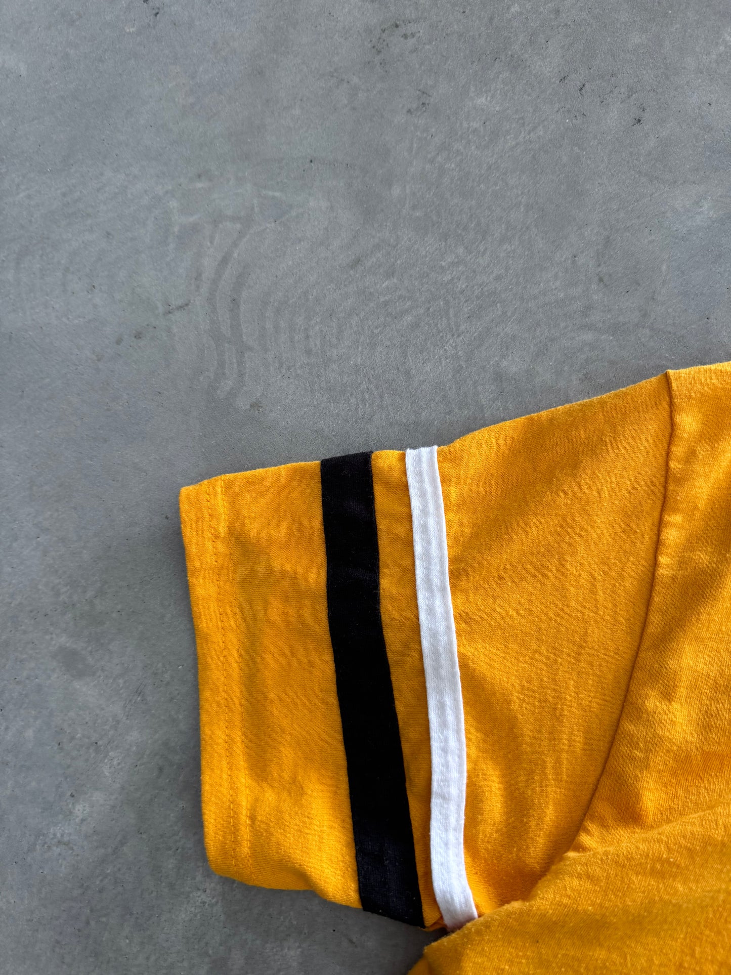 Vintage Iowa Hawkeyes Tee - L