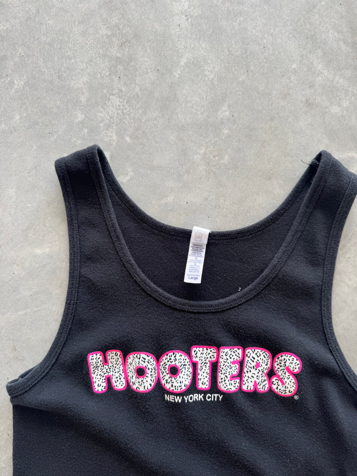 Hooters Tank Top - L