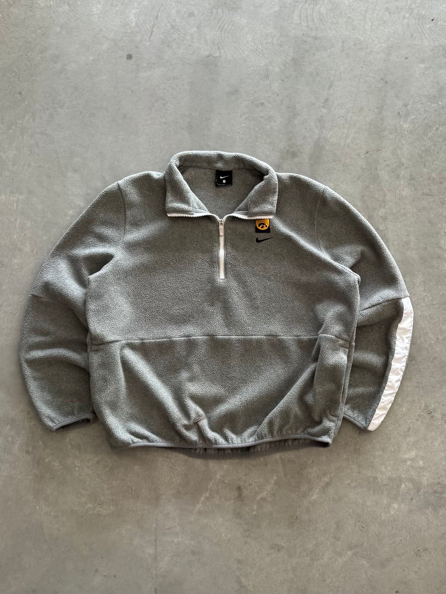 Iowa Hawkeyes Fleece Sweatshirt- L
