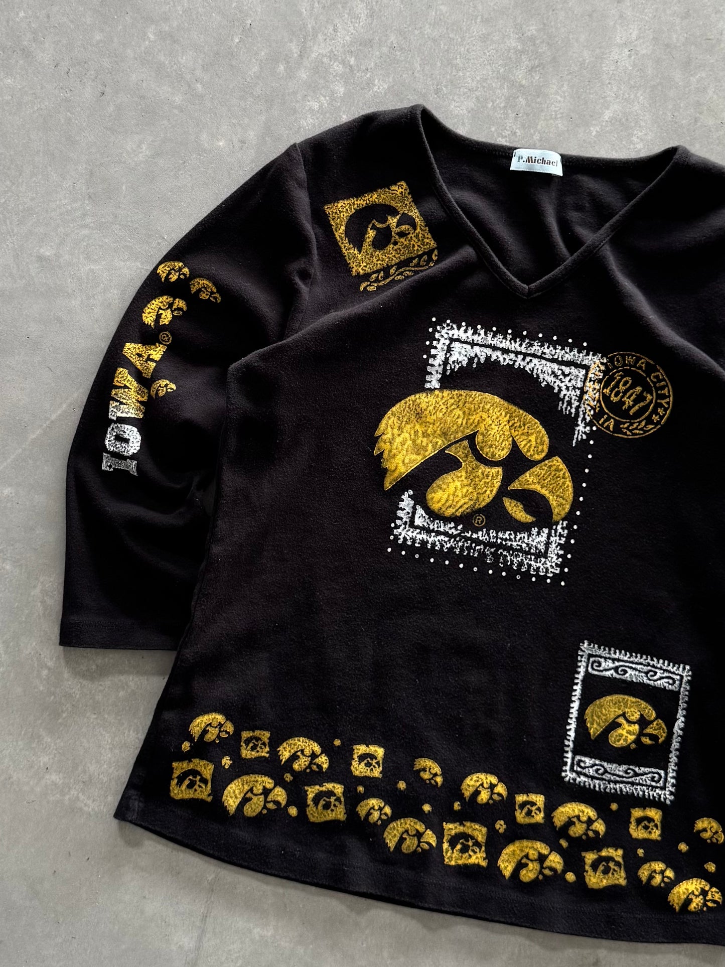 Vintage Y2K Iowa Hawkeyes 3/4 Sleeve Women’s Tee - XL