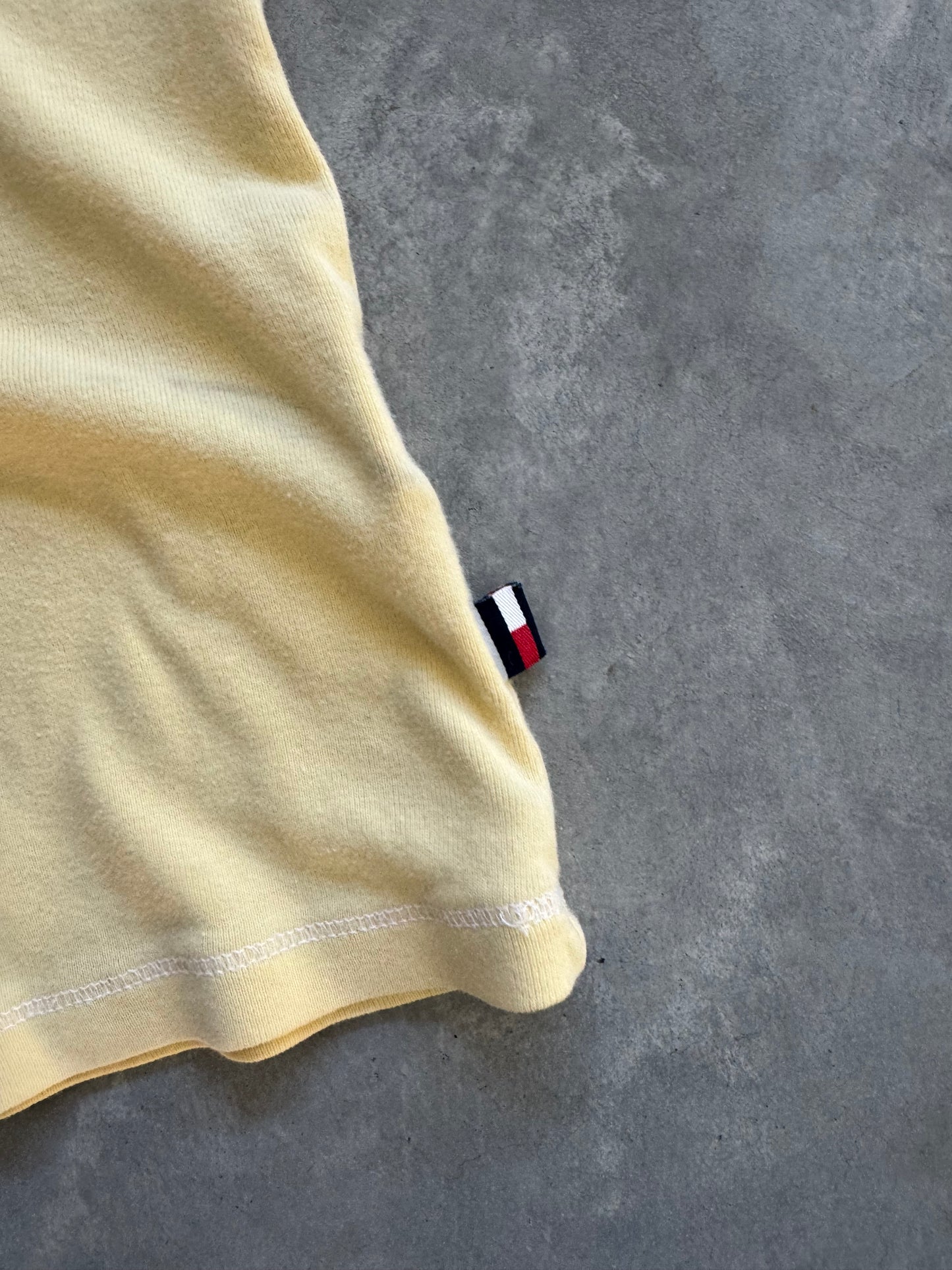 Vintage Tommy Hilfiger Women’s Tee - L