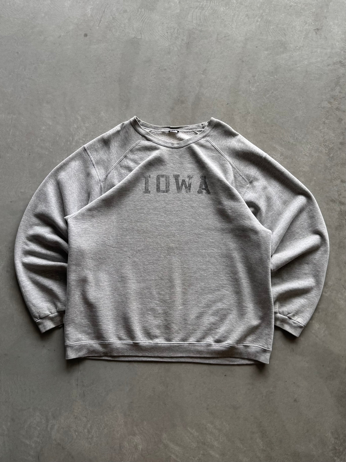Vintage Iowa Hawkeyes Sweatshirt - XXL