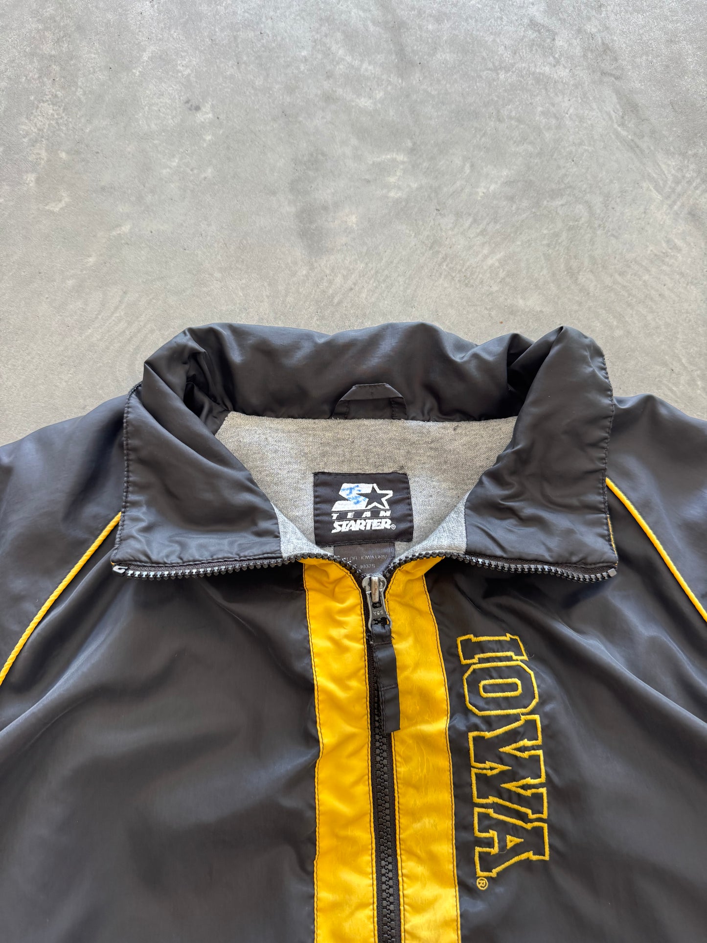 Vintage Starter Iowa Hawkeyes Jacket - XL