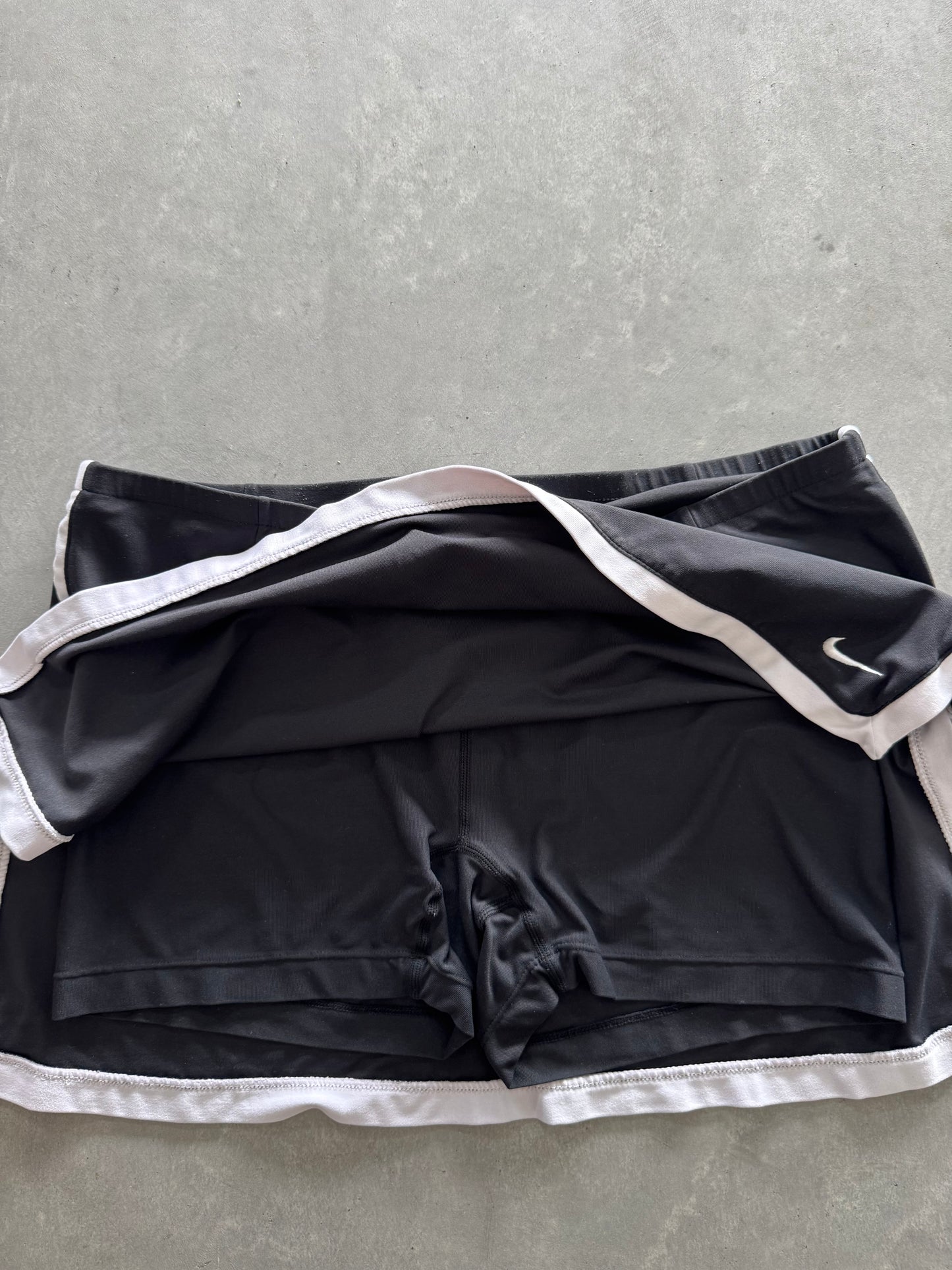 Vintage Nike Women’s Mini Athletic Skirt - L