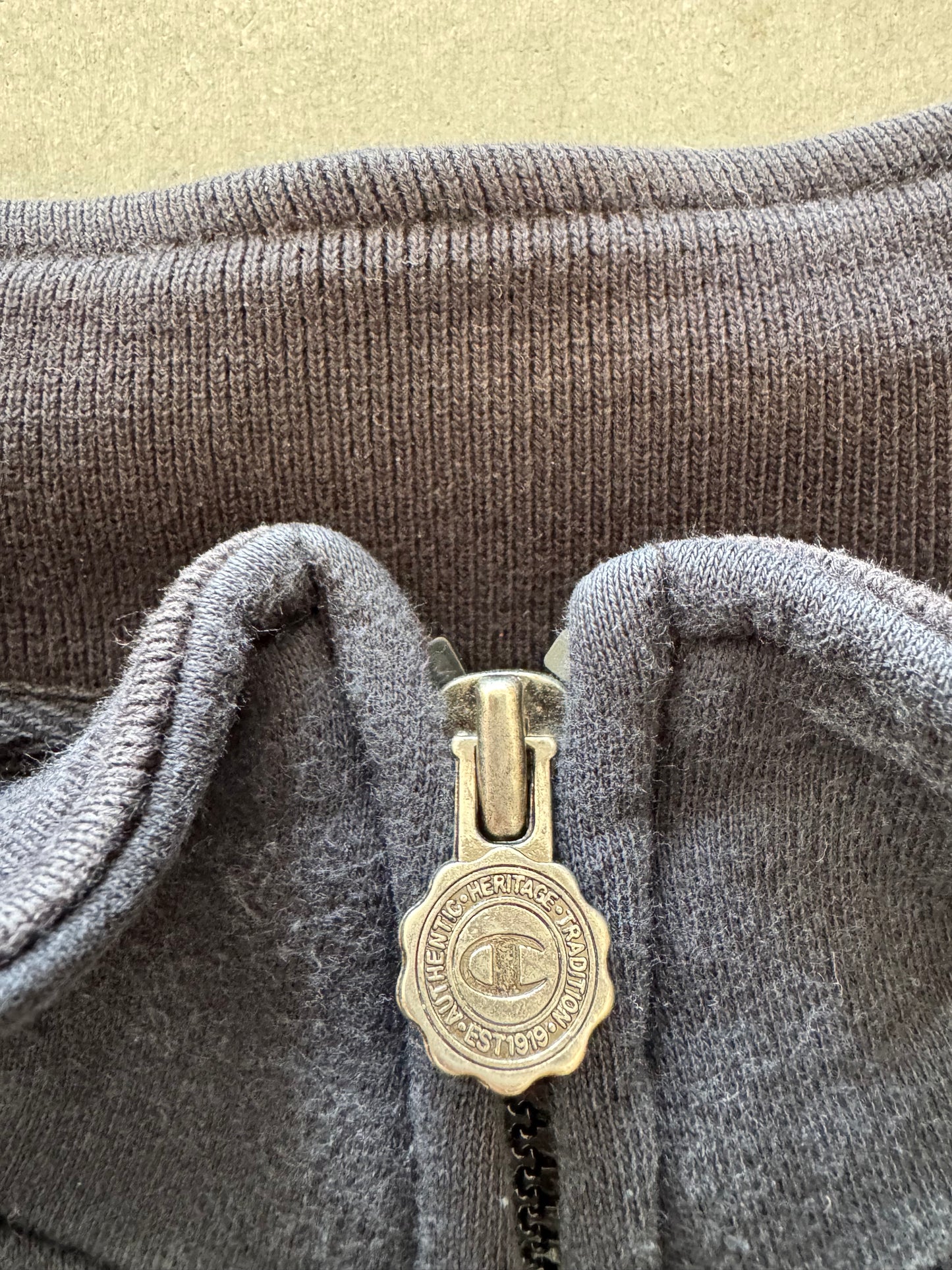 Vintage Iowa Hawkeyes Champion Zip Up - XL