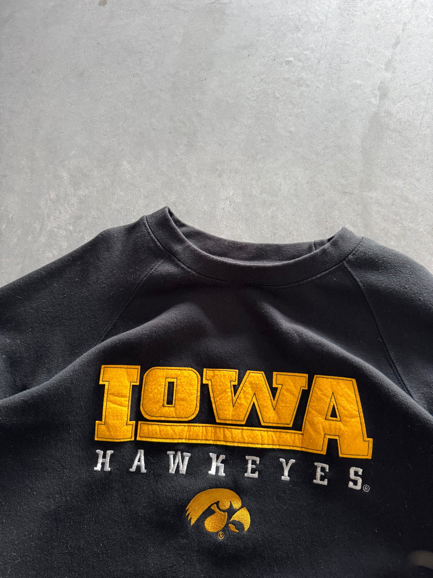 Vintage Iowa Hawkeyes Sweatshirt - L