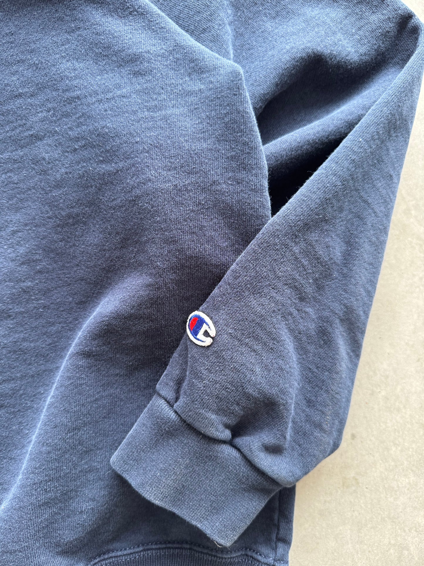 Vintage Champion Sweatshirt - L