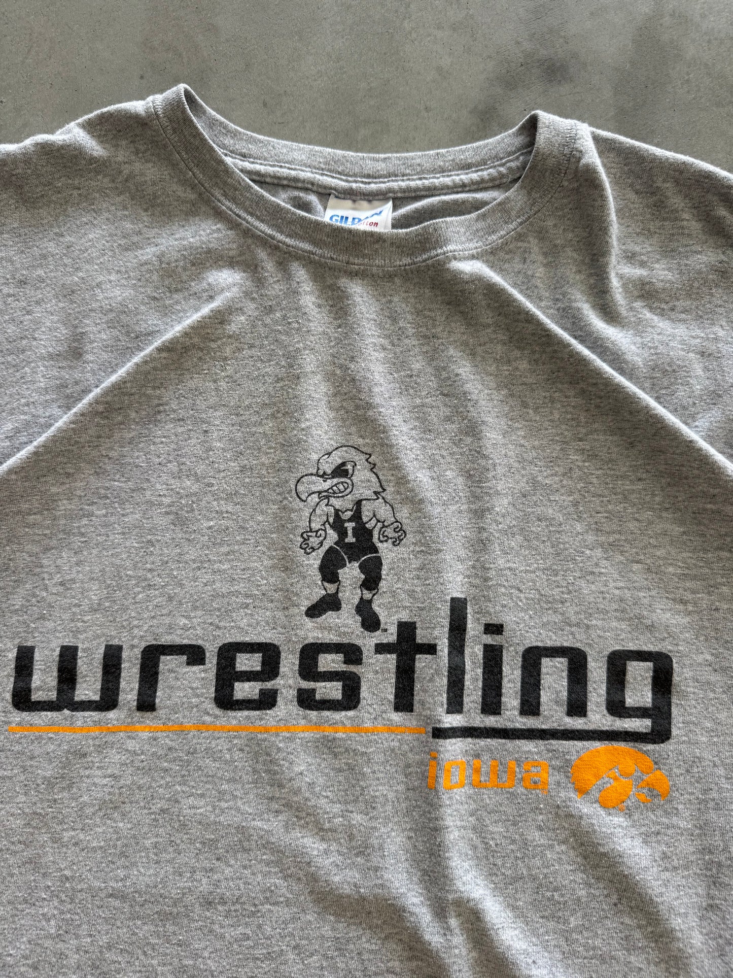 Vintage Iowa Hawkeyes Wrestling Tee - XXL