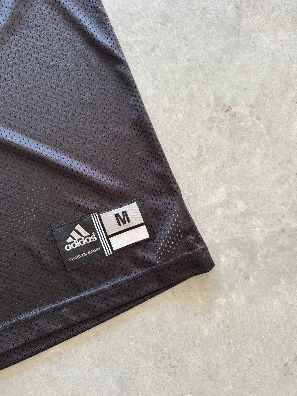 Vintage Iowa Hawkeyes 00s Adidas Jersey - M