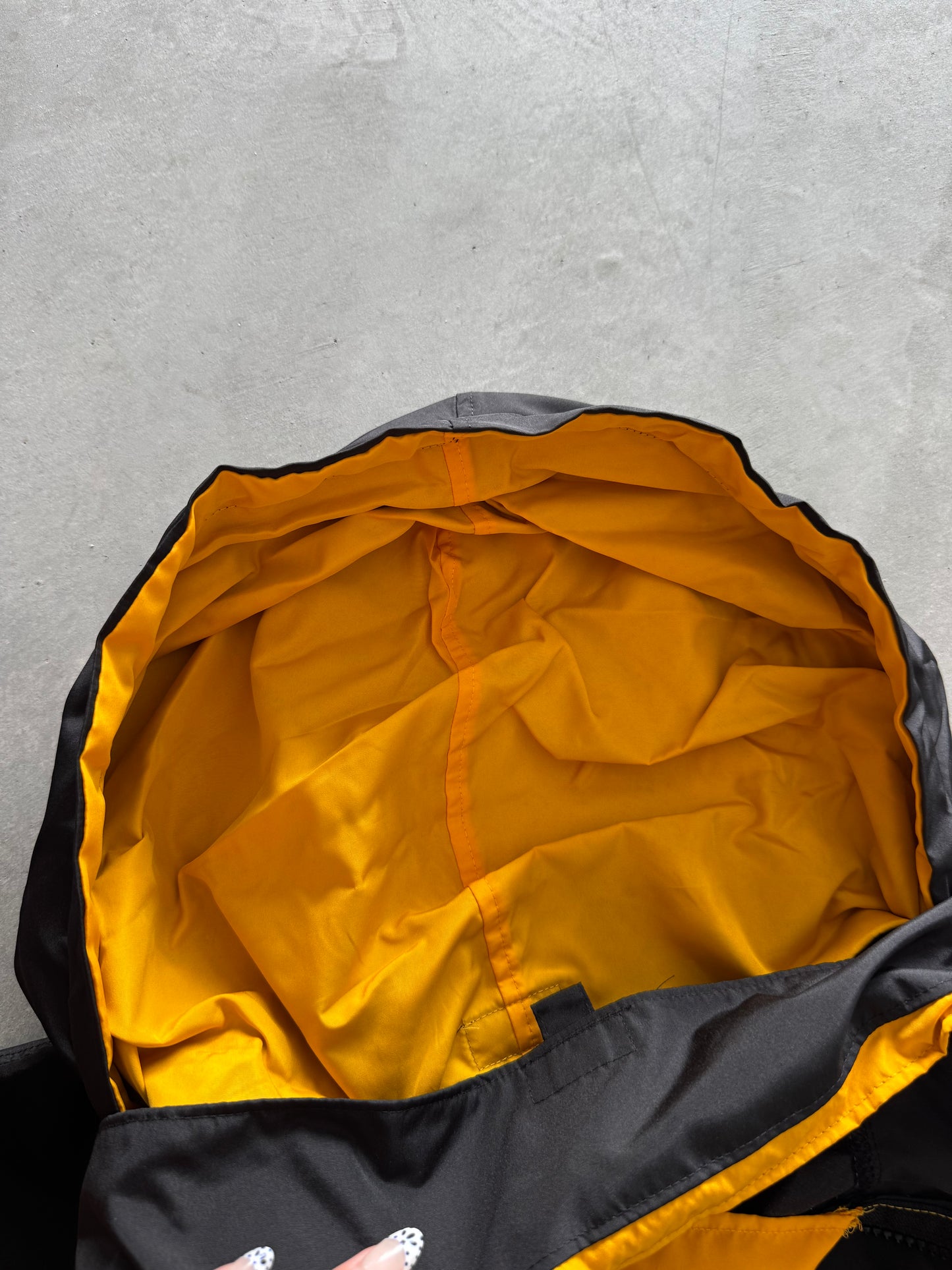 Iowa Hawkeyes Russell Windbreaker - XL