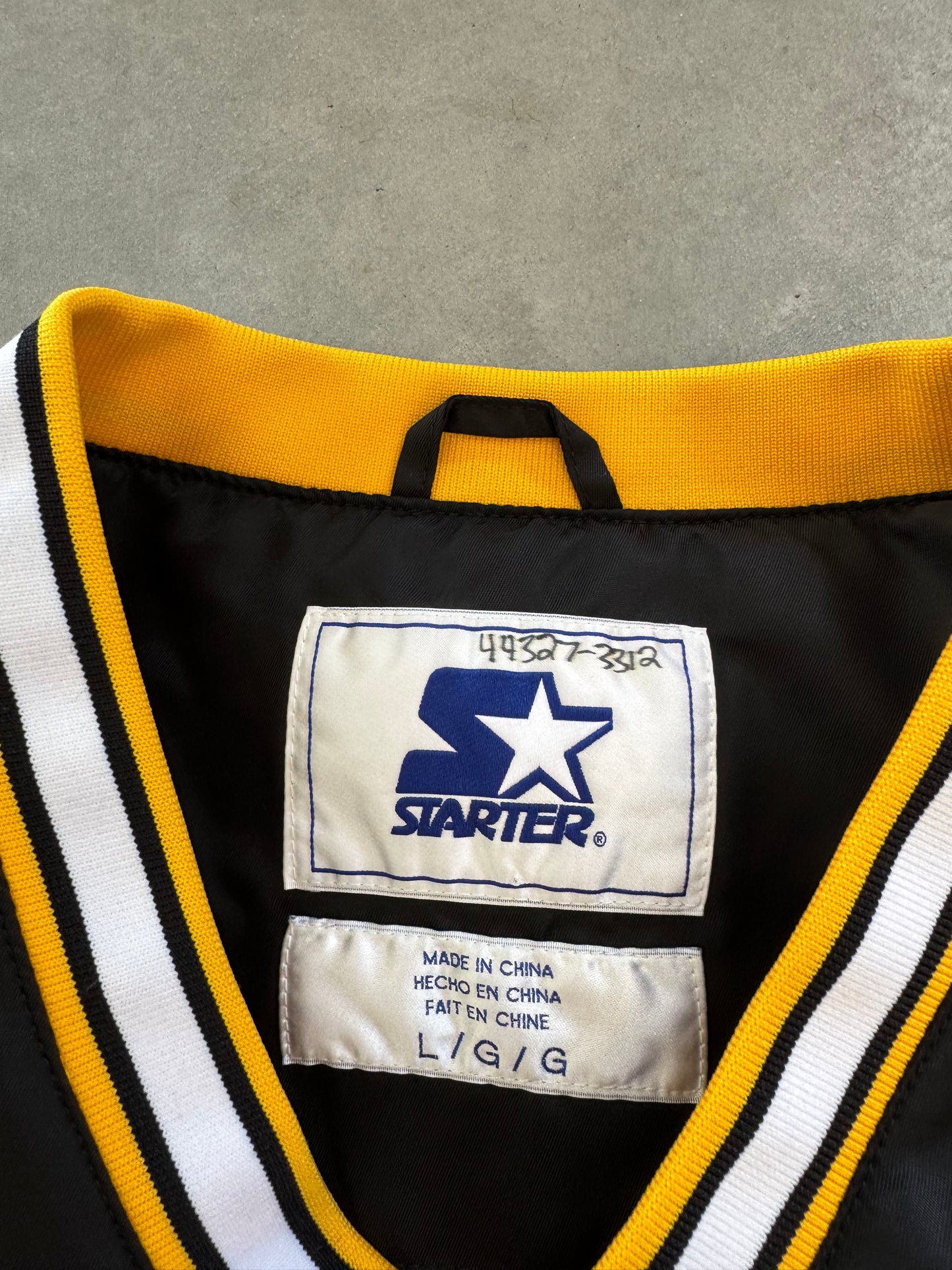 Vintage Iowa Hawkeyes Starter Windbreaker - L