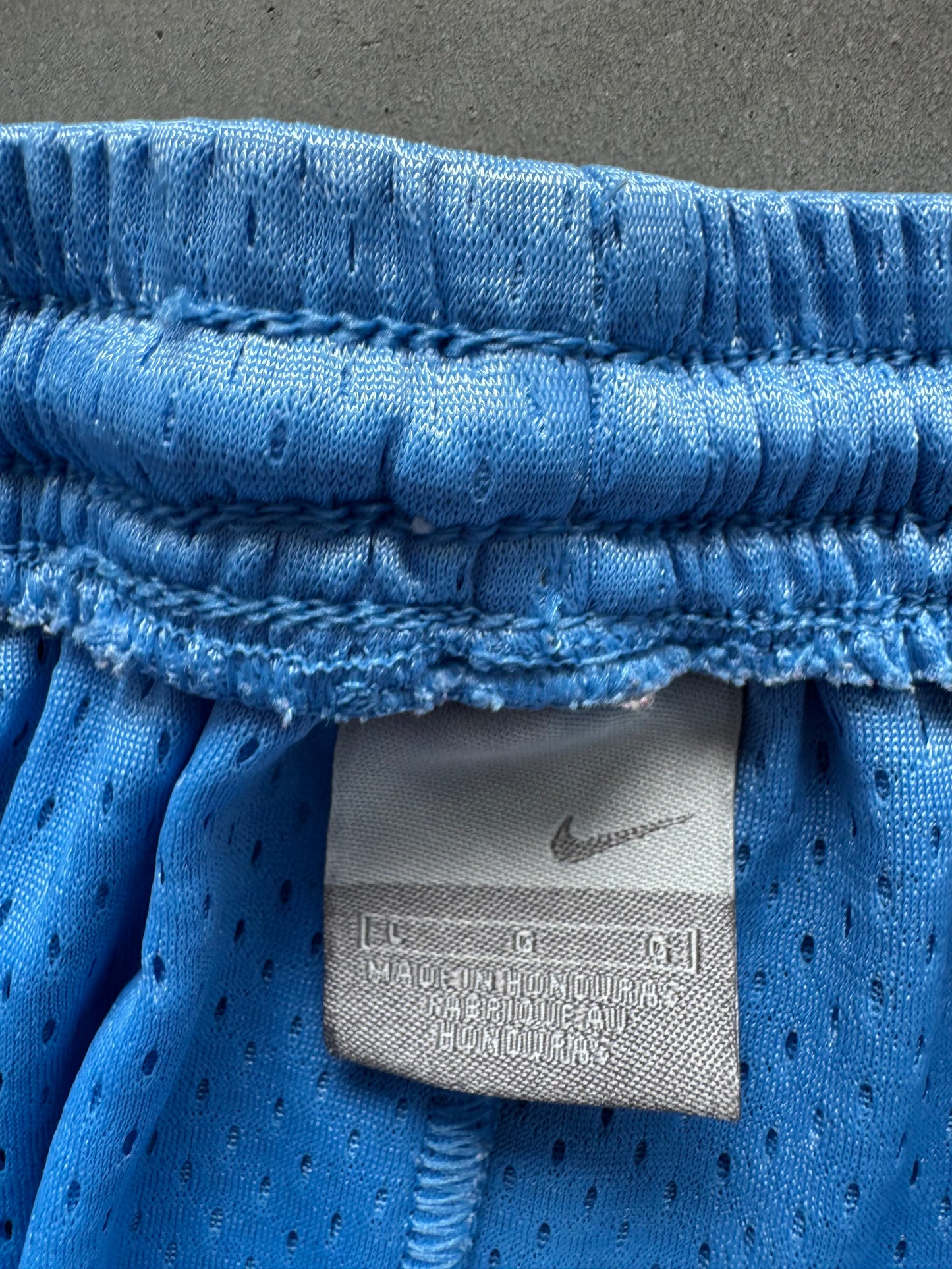 Vintage 00s Nike Shorts - L