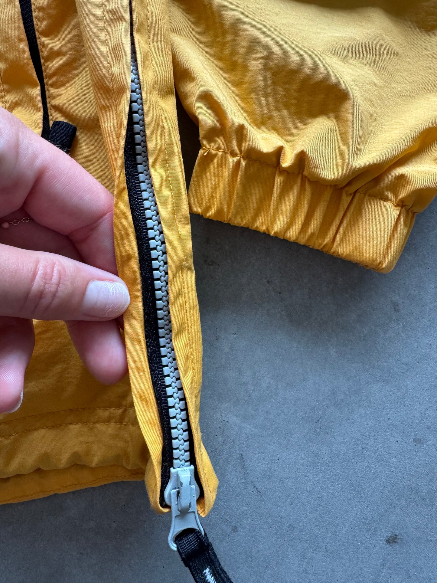 Vintage 90s Iowa Hawkeyes Windbreaker - M