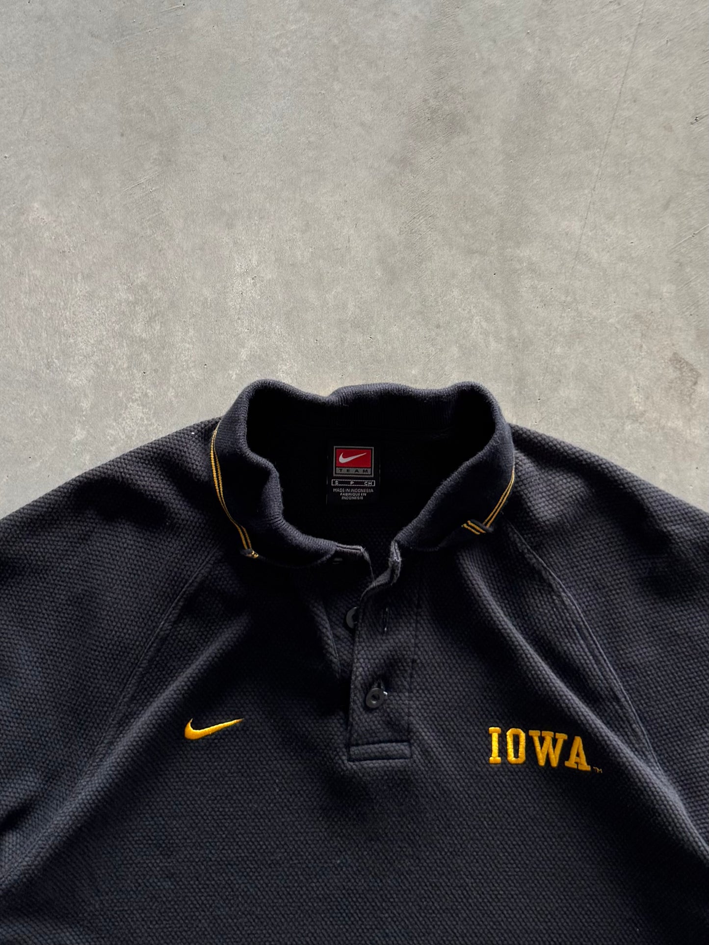 Vintage 90s Nike Iowa Hawkeyes Polo - S