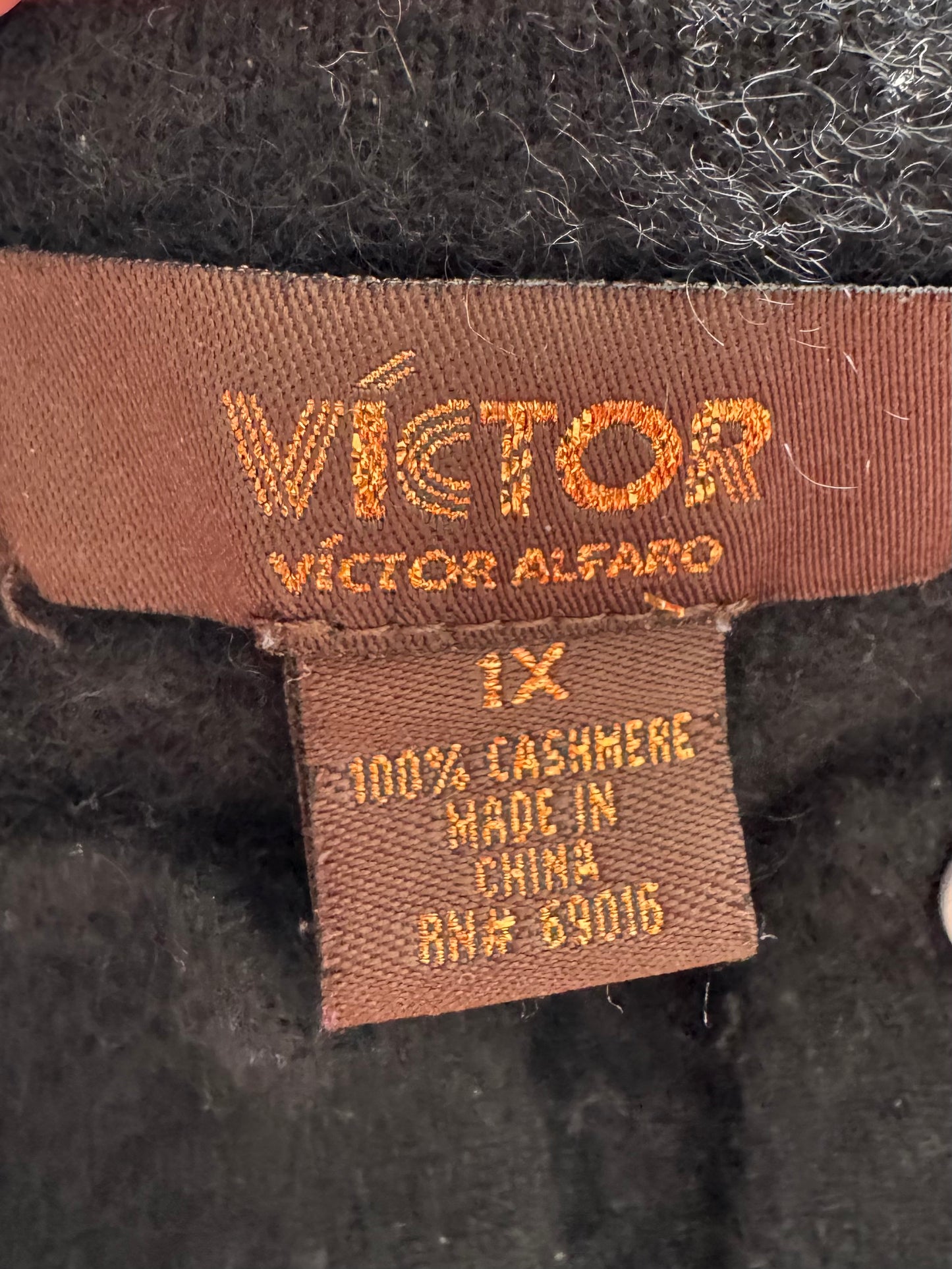 100% Cashmere Sweater - XL