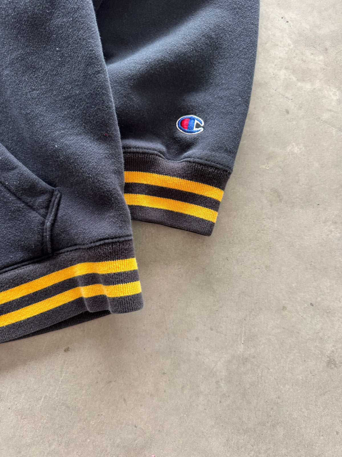 Vintage 90s Iowa Hawkeyes Zip Up - XL