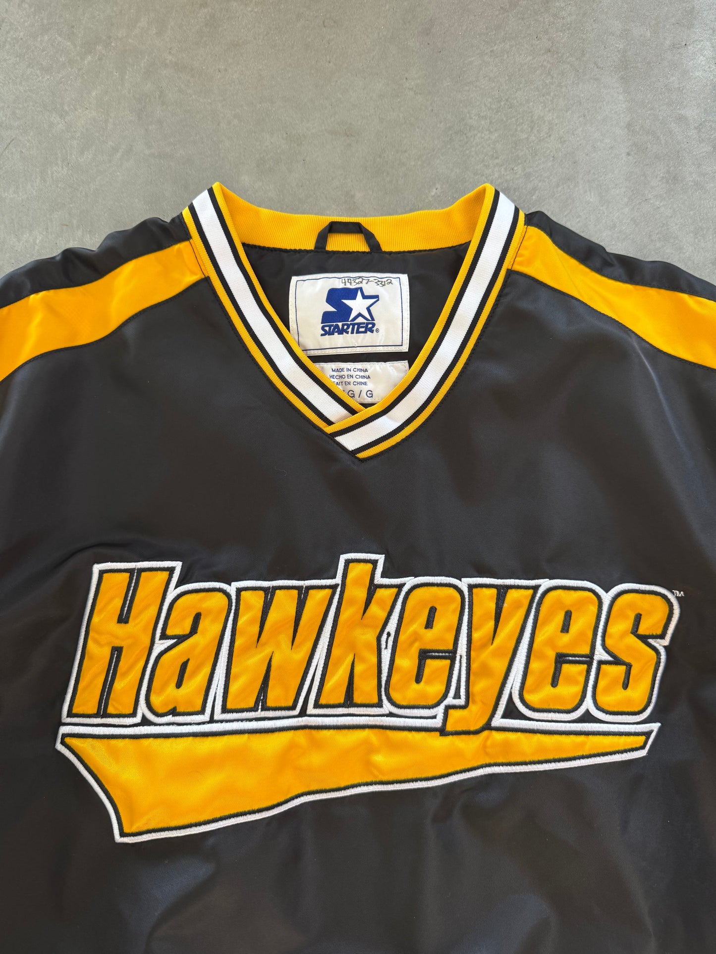Vintage Iowa Hawkeyes Starter Windbreaker - L