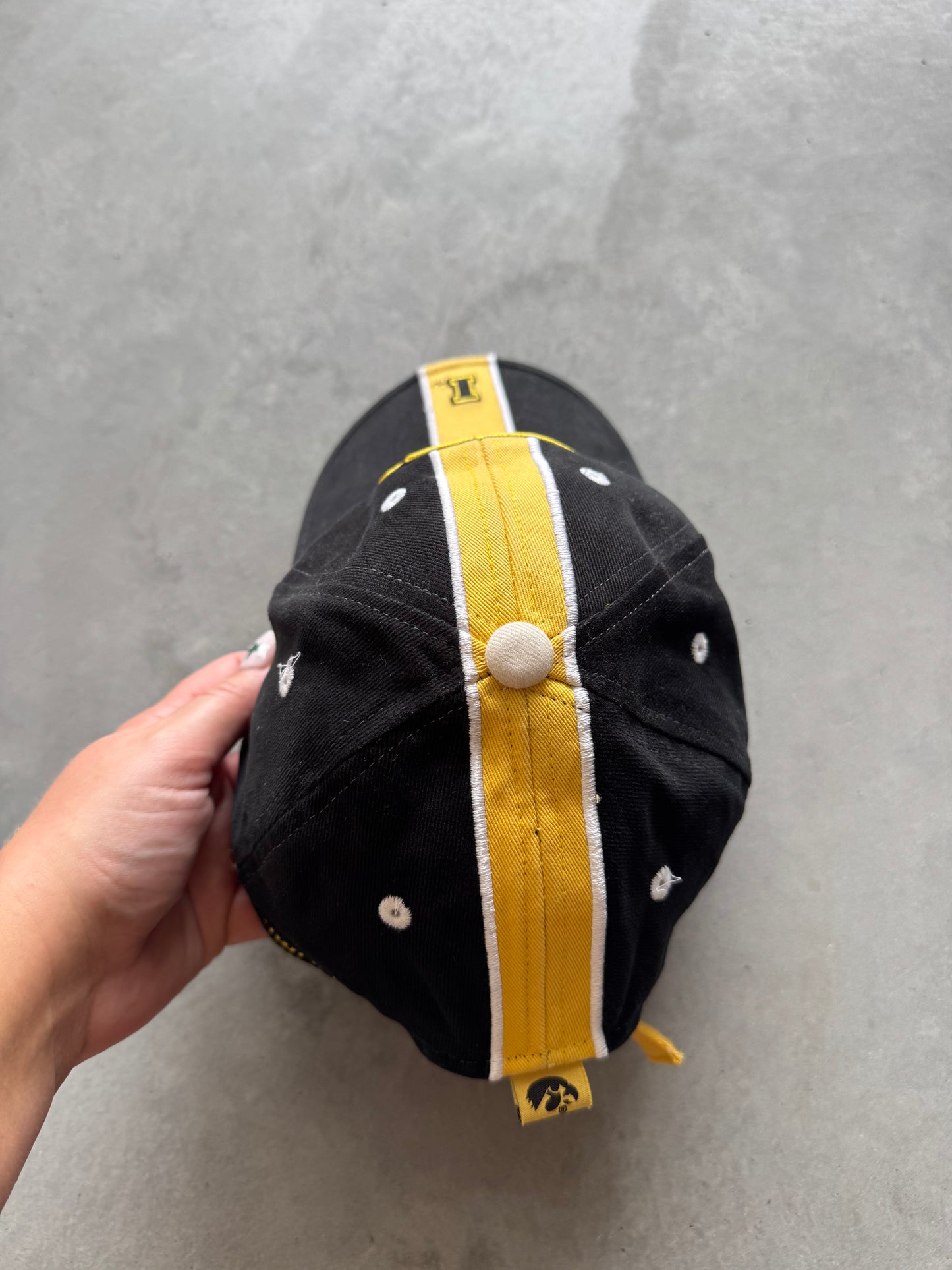 Vintage Iowa Hawkeyes Hat