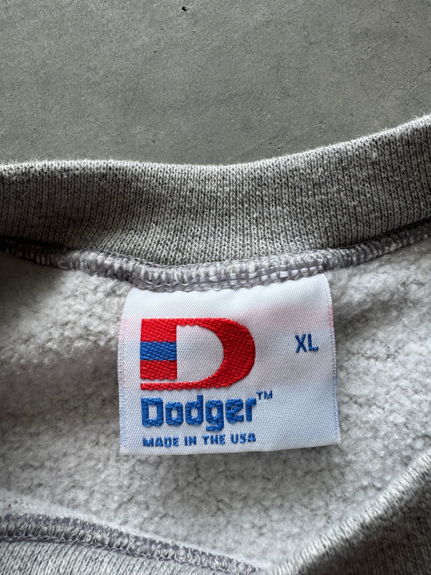 Vintage Iowa Hawkeyes Sweatshirt Cut Off - XL