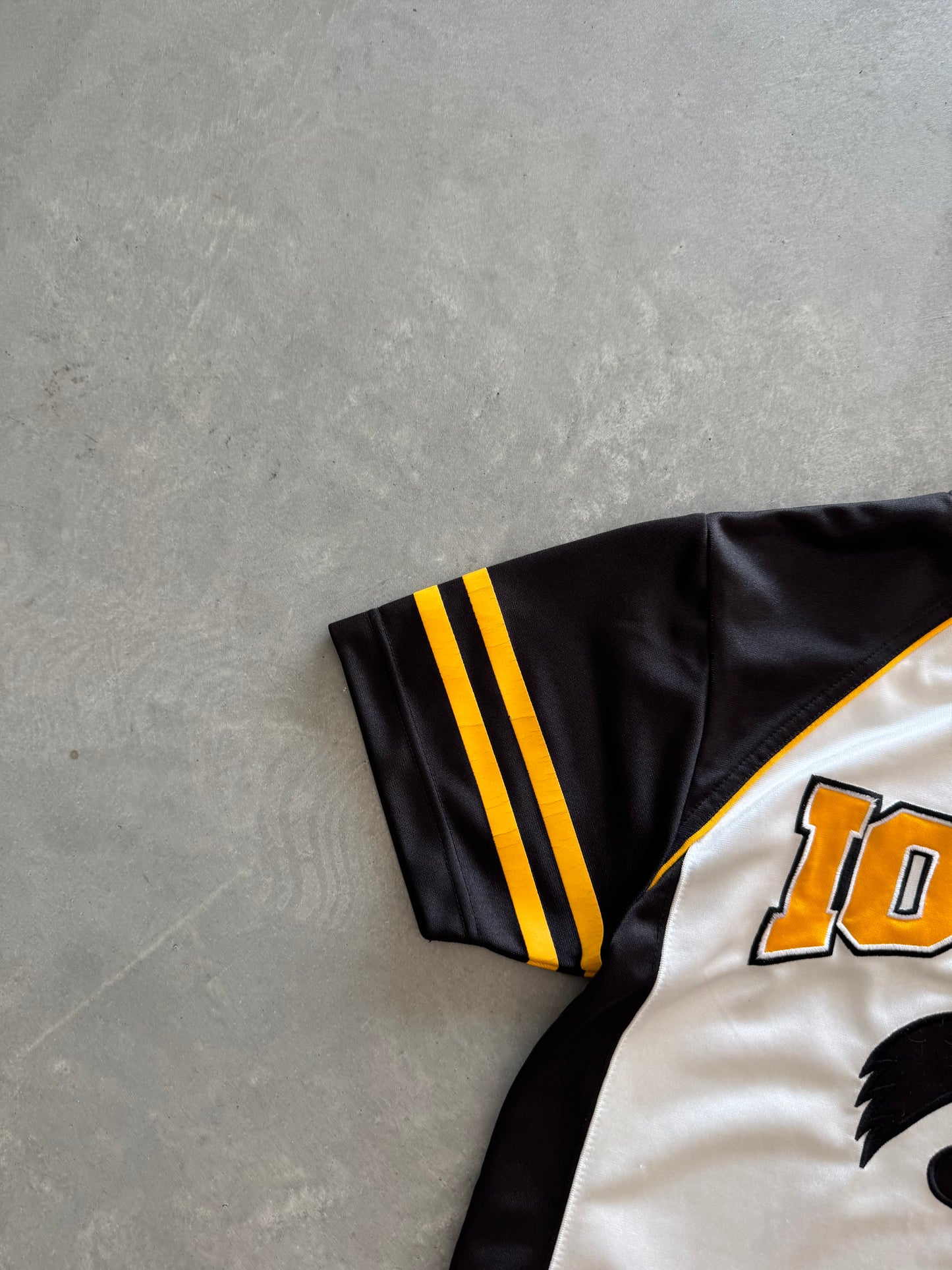 Vintage Iowa Hawkeyes Women’s Jersey - L