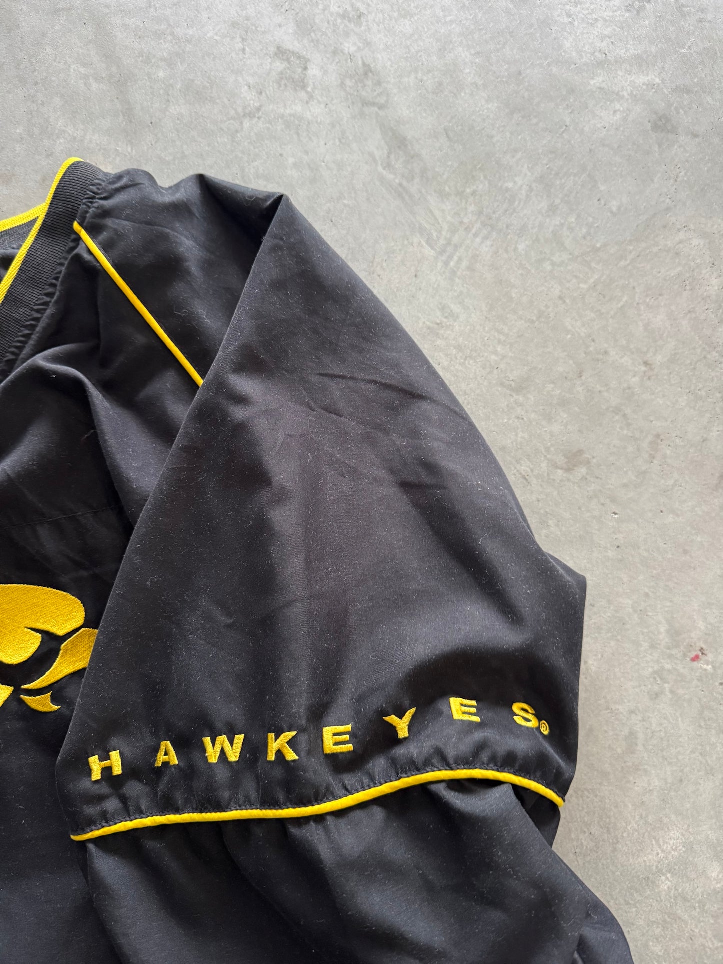 Vintage Iowa Hawkeyes Windbreaker - L