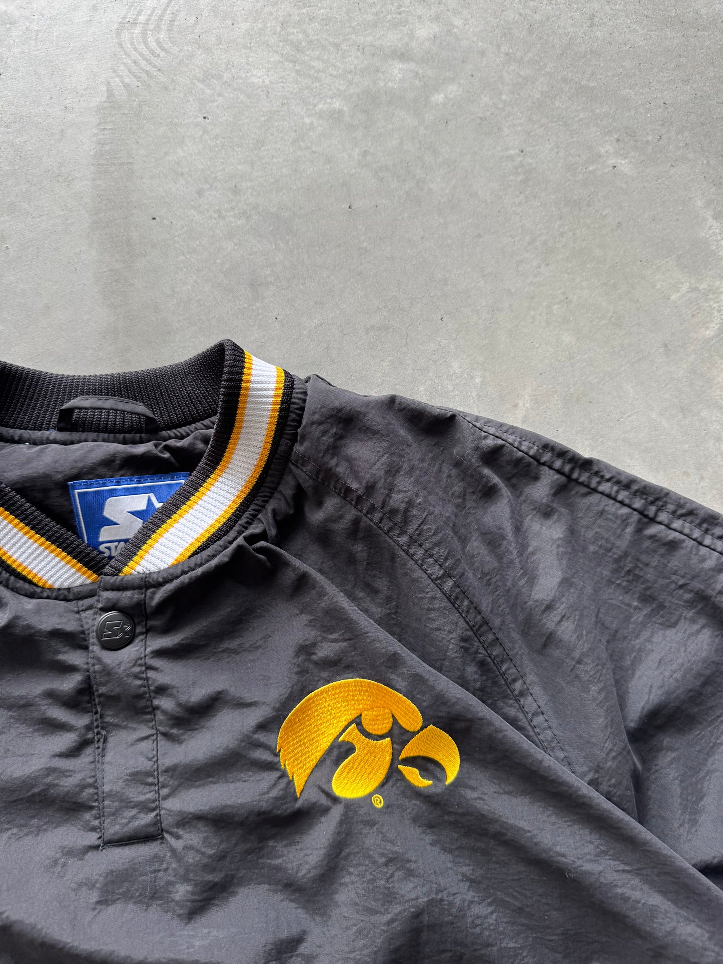 Vintage Iowa Hawkeyes Starter Windbreaker - M