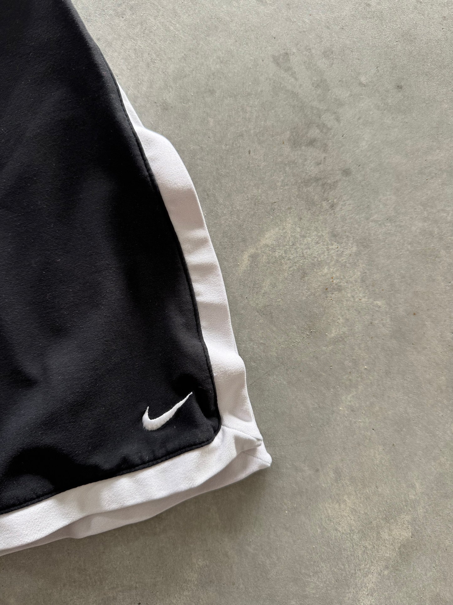Vintage Nike Women’s Mini Athletic Skirt - L