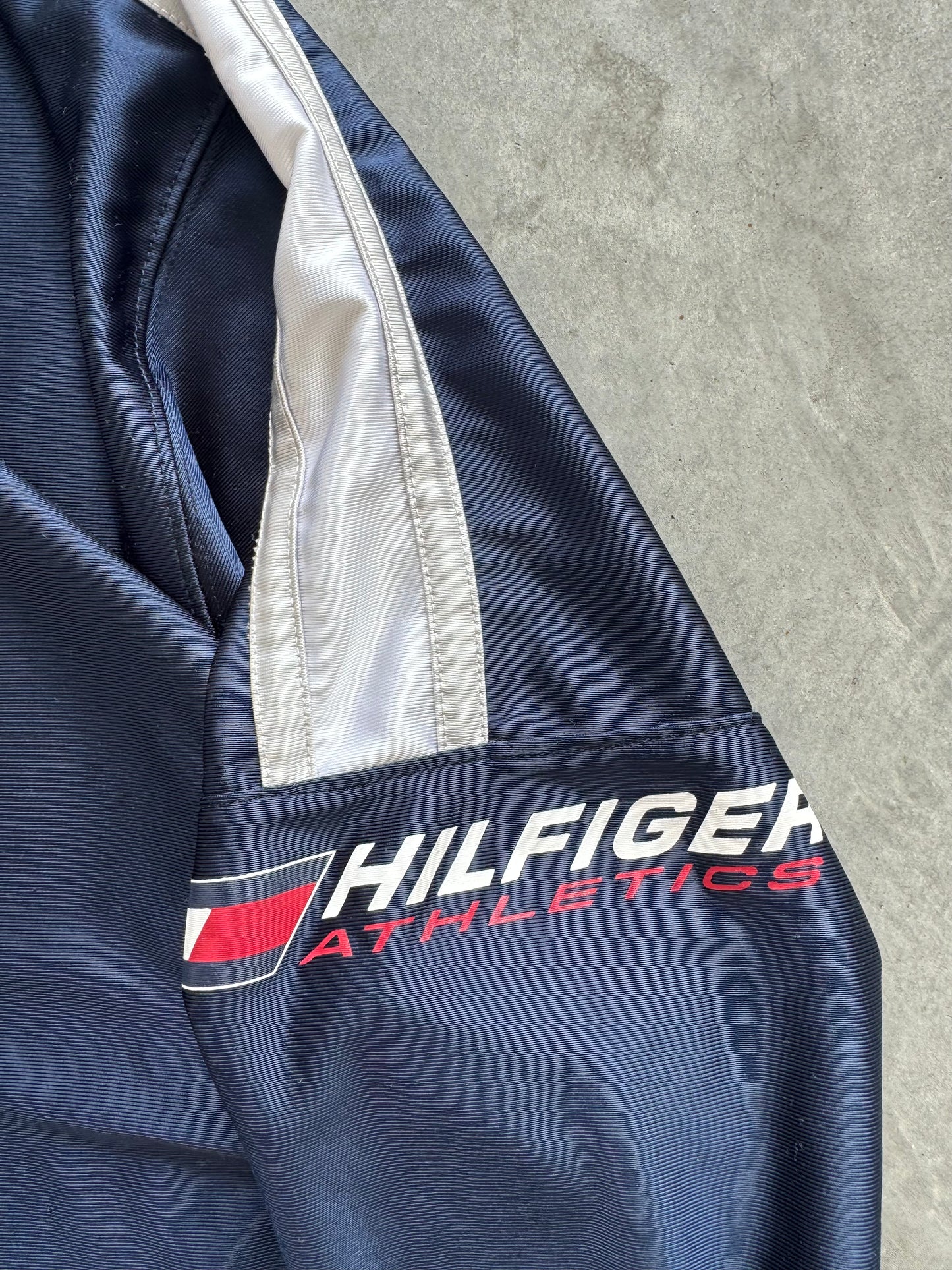 Vintage Tommy Hilfiger Longsleeve - L