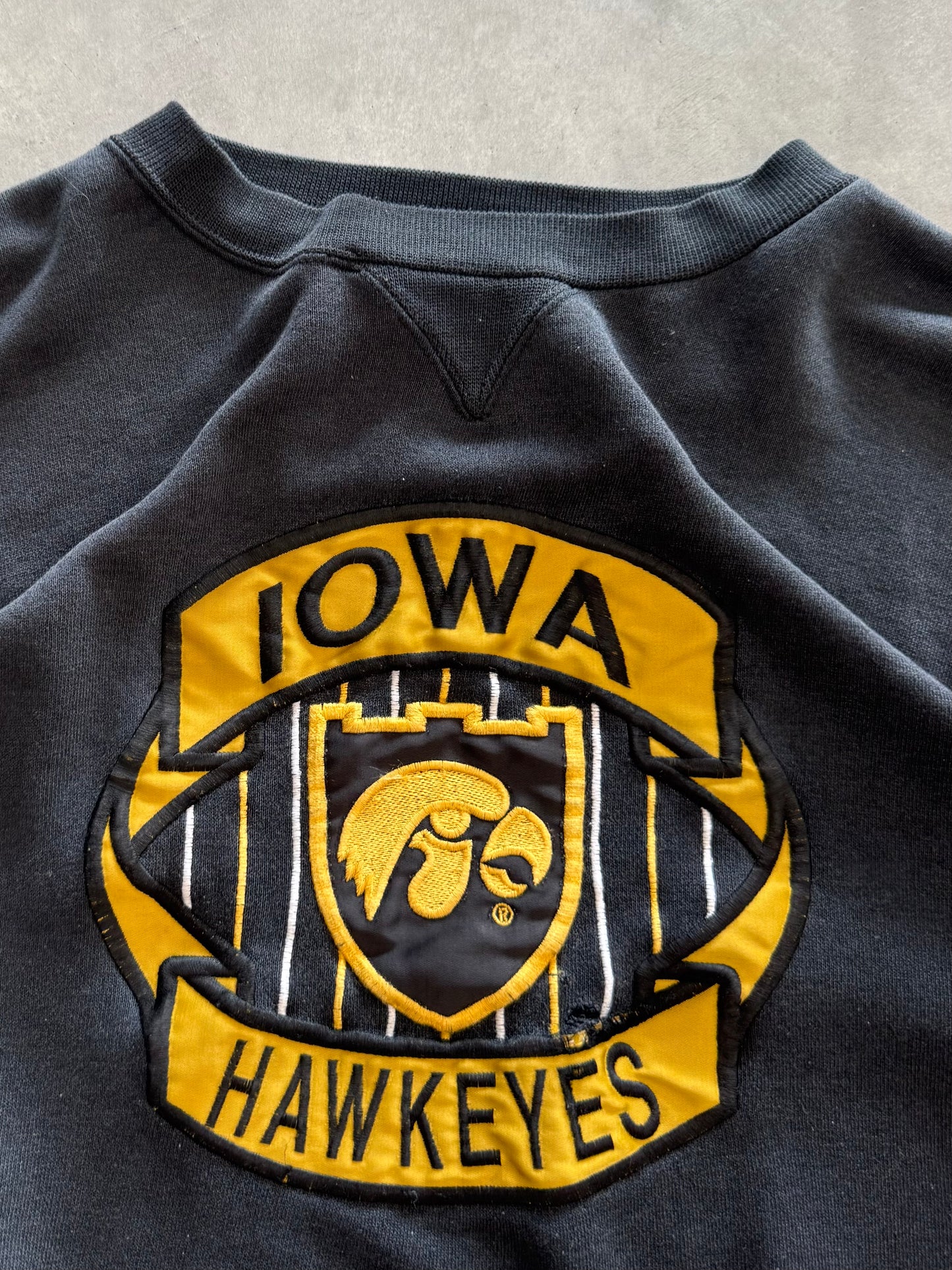 Vintage 90s Iowa Hawkeyes Sweatshirt - XL