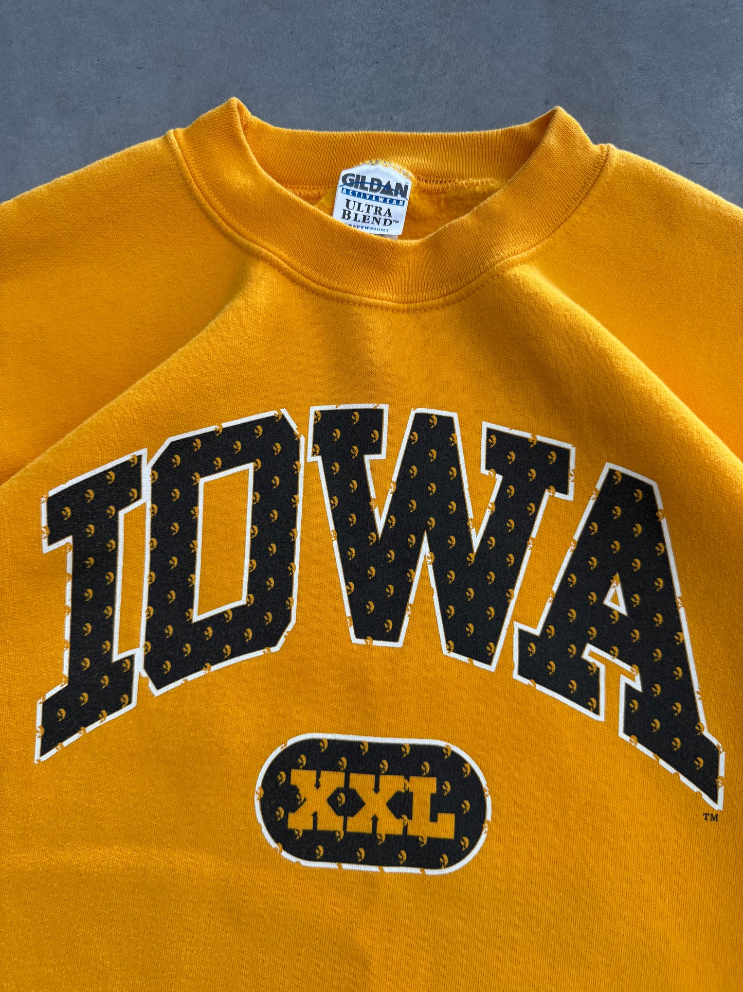 Vintage Iowa Hawkeyes Sweatshirt - S