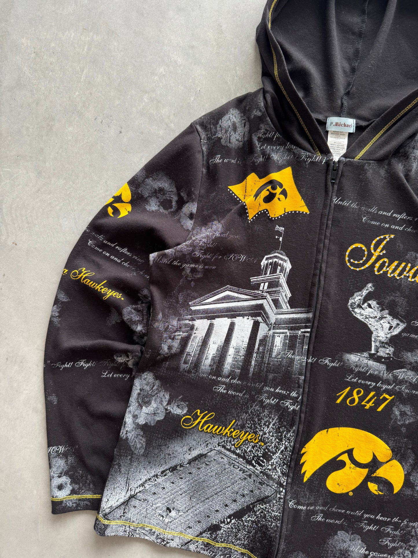 Vintage Iowa Hawkeyes Women’s Zip Up Hoodie - S