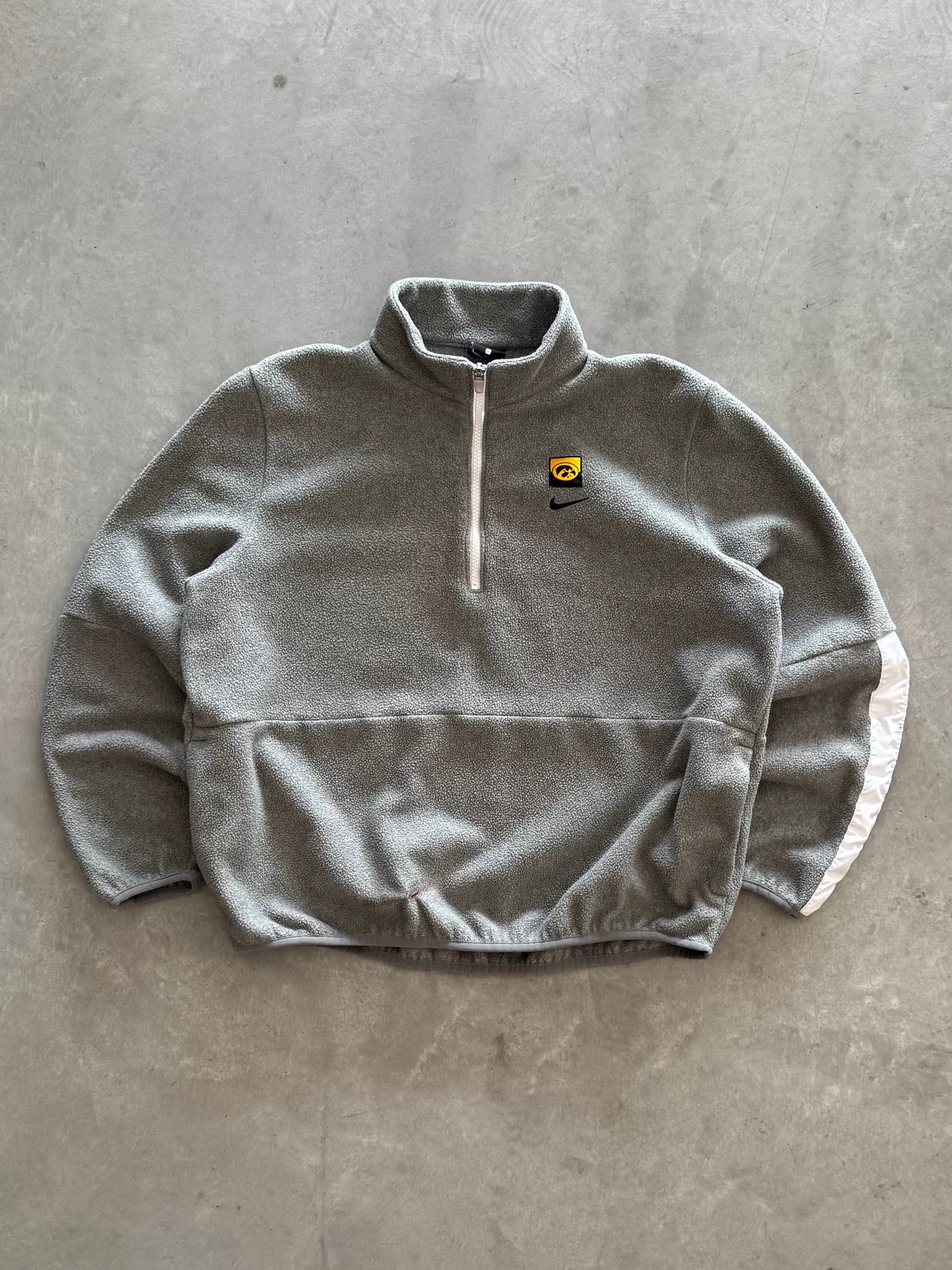 Iowa Hawkeyes Fleece Sweatshirt- L