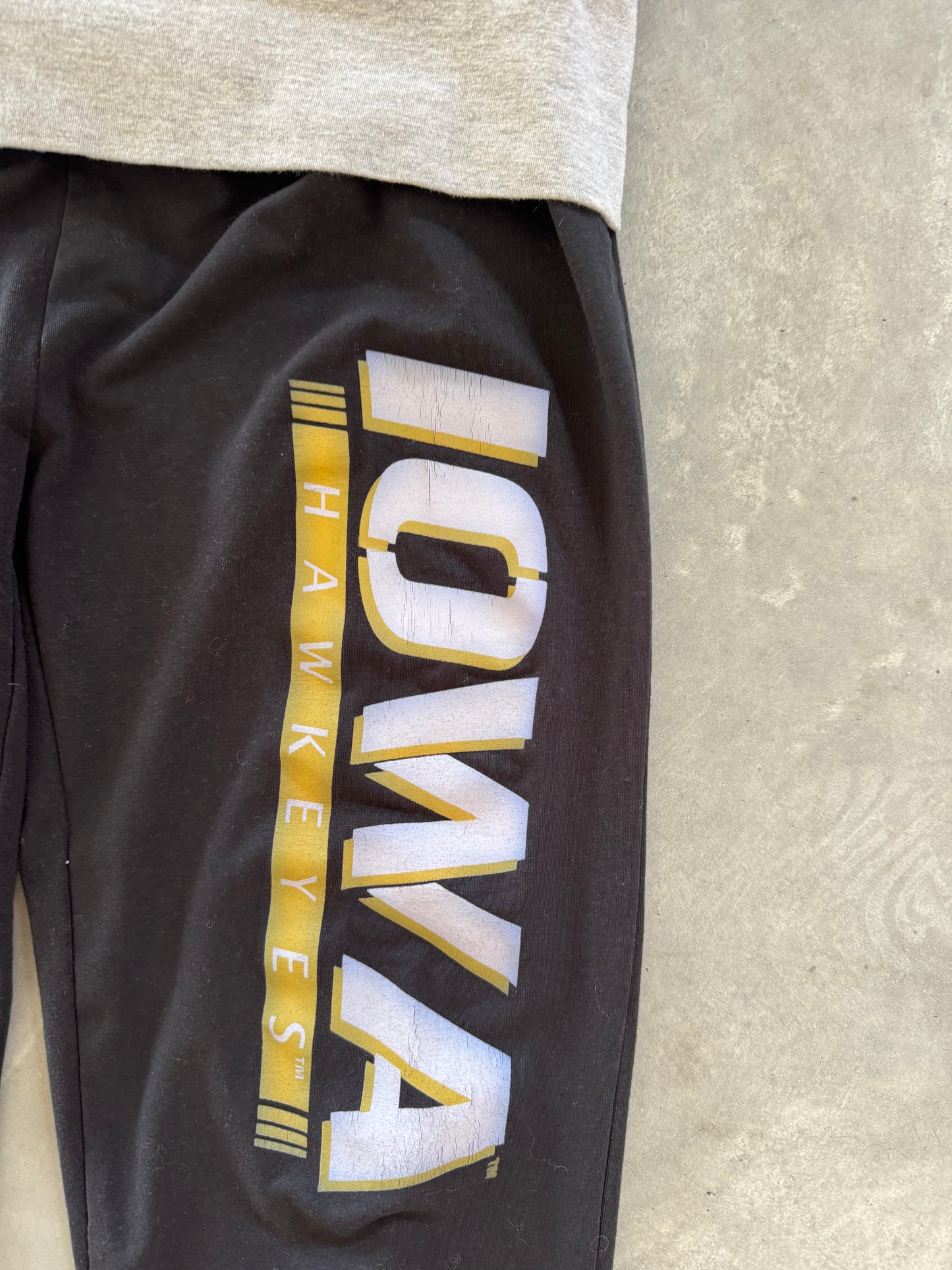 Vintage Iowa Hawkeyes Women’s Pants - XL