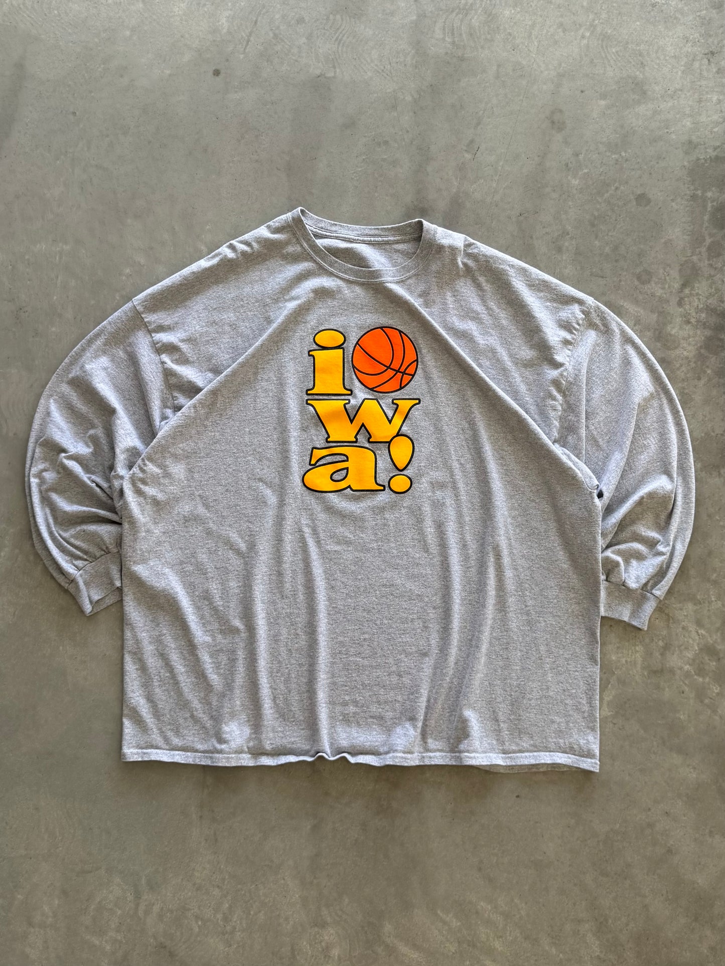 Vintage Iowa Hawkeyes Basketball Long Sleeve - 3XL