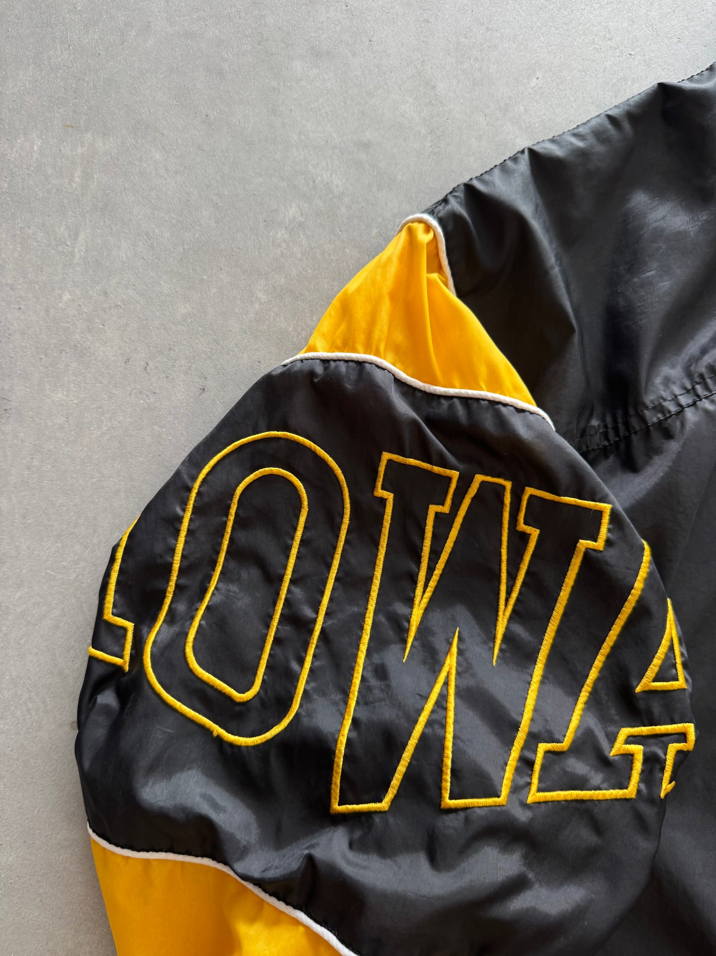 Vintage 90s Starter Iowa Hawkeyes Jacket - XL