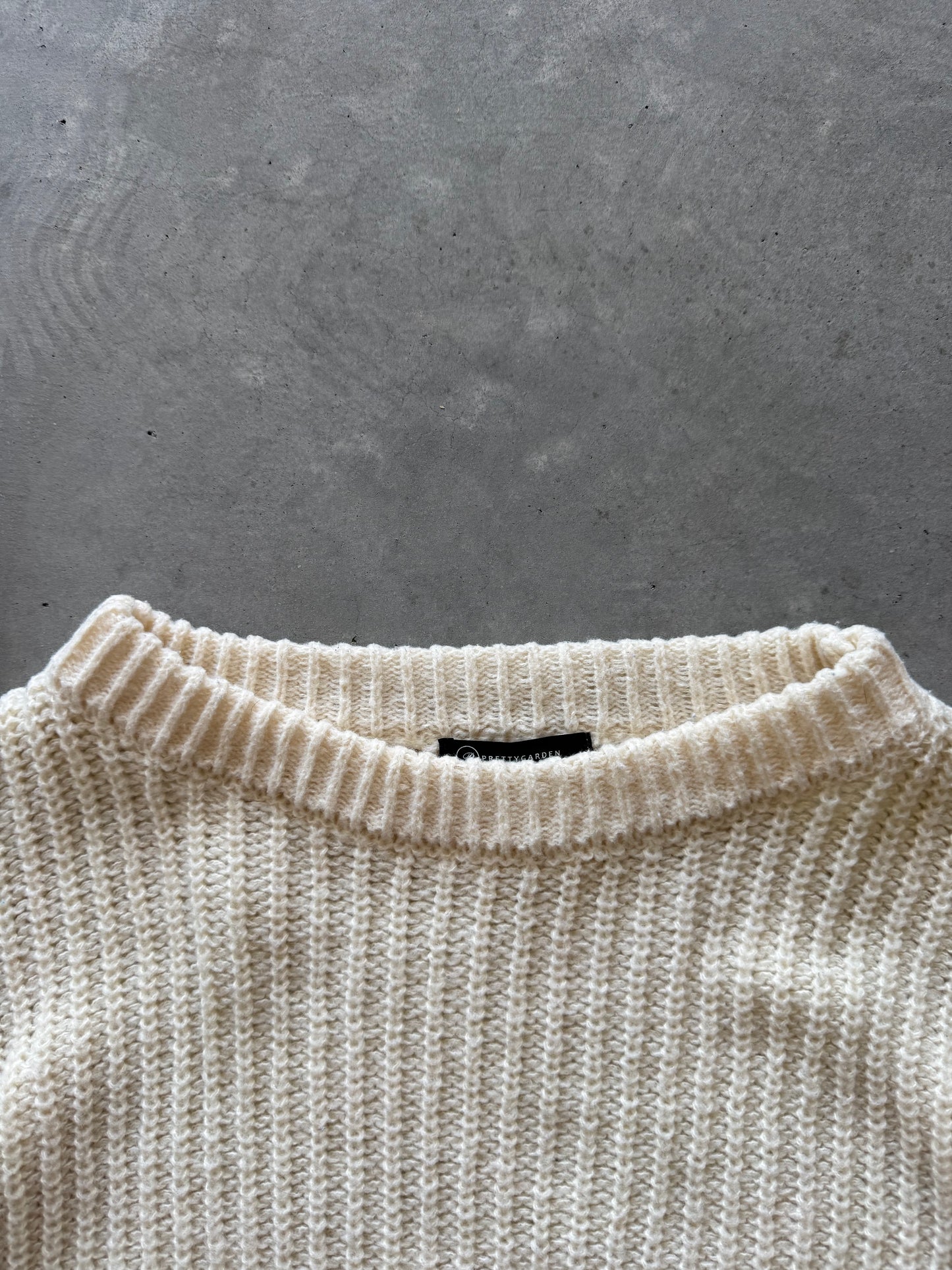 Oversized Knit Sweater - M