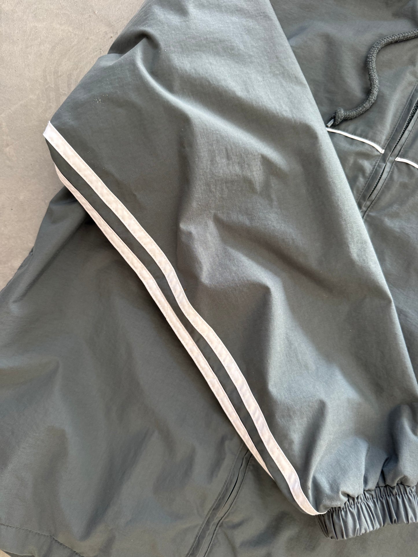 Vintage 90s Adidas Windbreaker - M