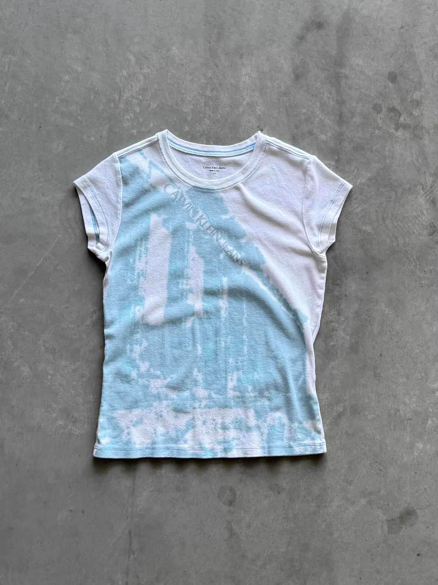 Vintage Calvin Klein Women’s Tee - L