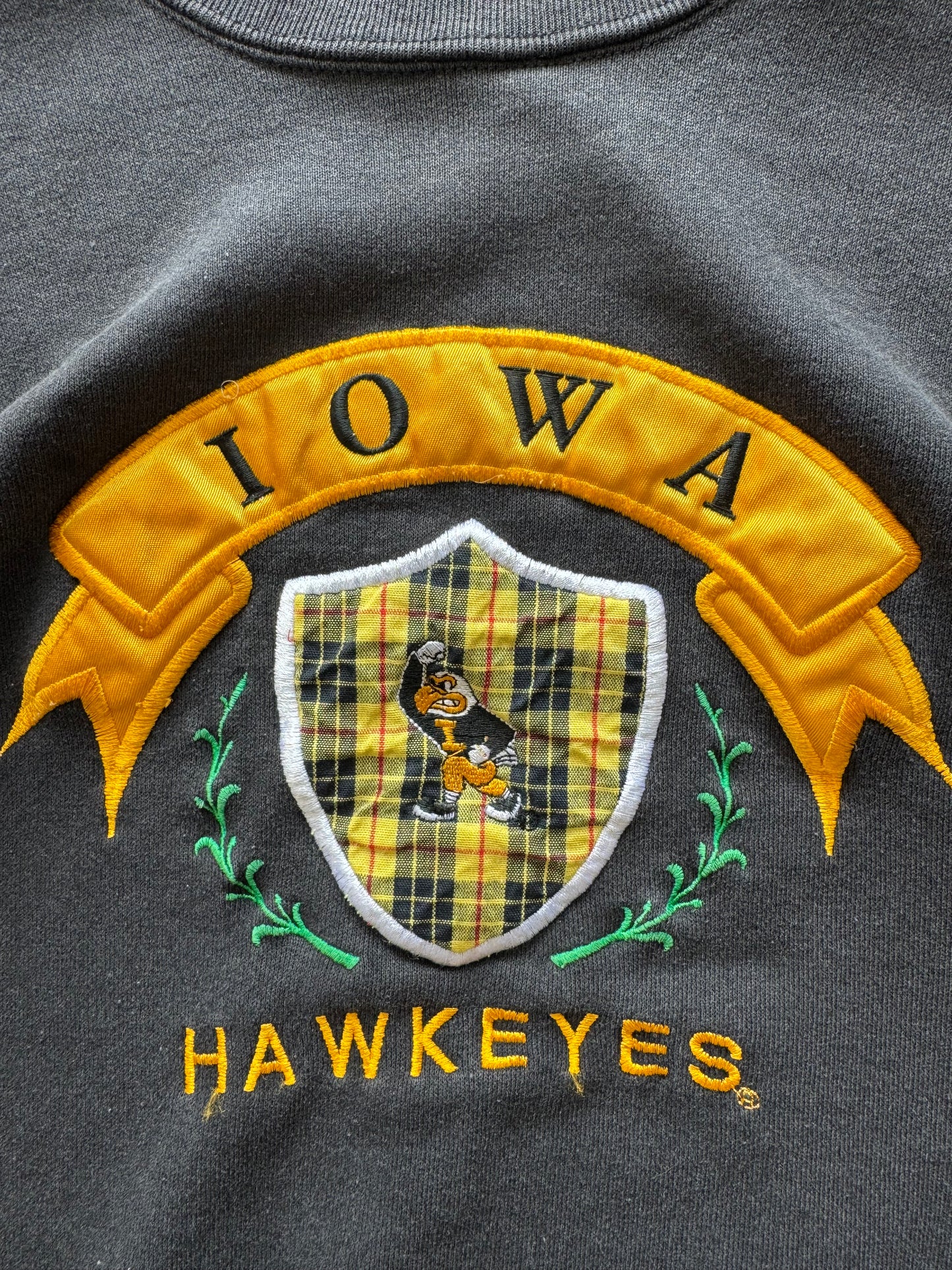 Vintage 90s Iowa Hawkeyes Sweatshirt - M
