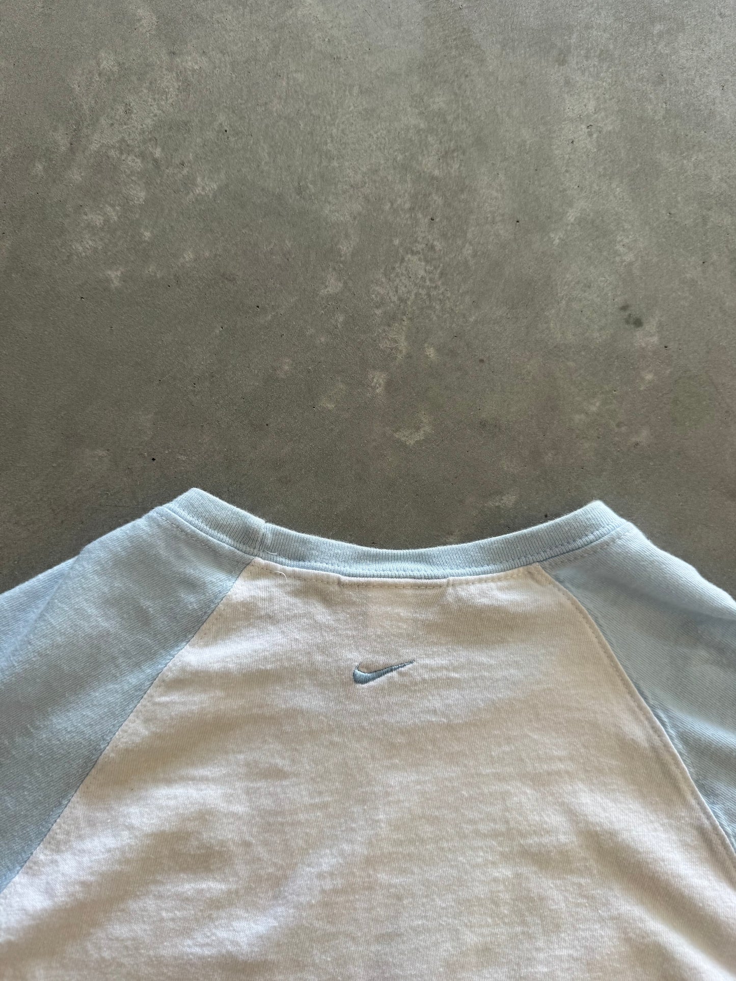 Vintage 00s Nike Women’s Baby Tee - M