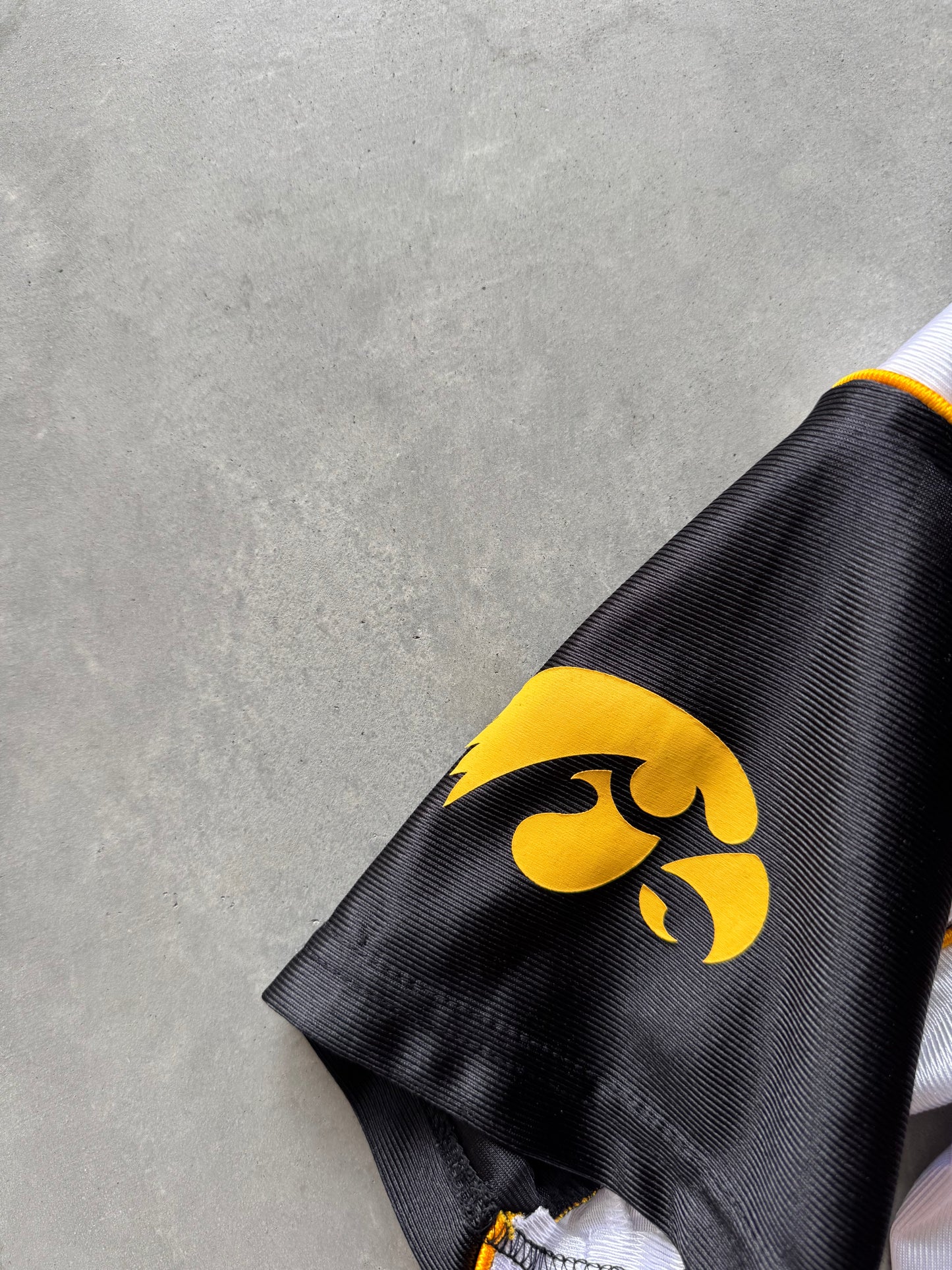 Iowa Hawkeyes Jersey - M