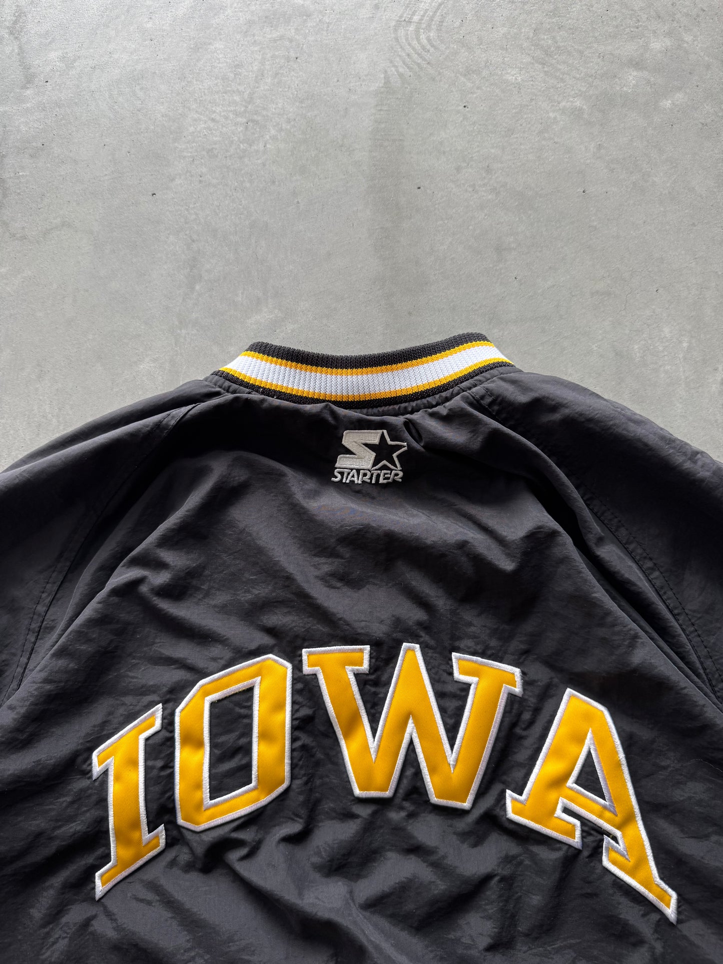 Vintage Iowa Hawkeyes Starter Windbreaker - M