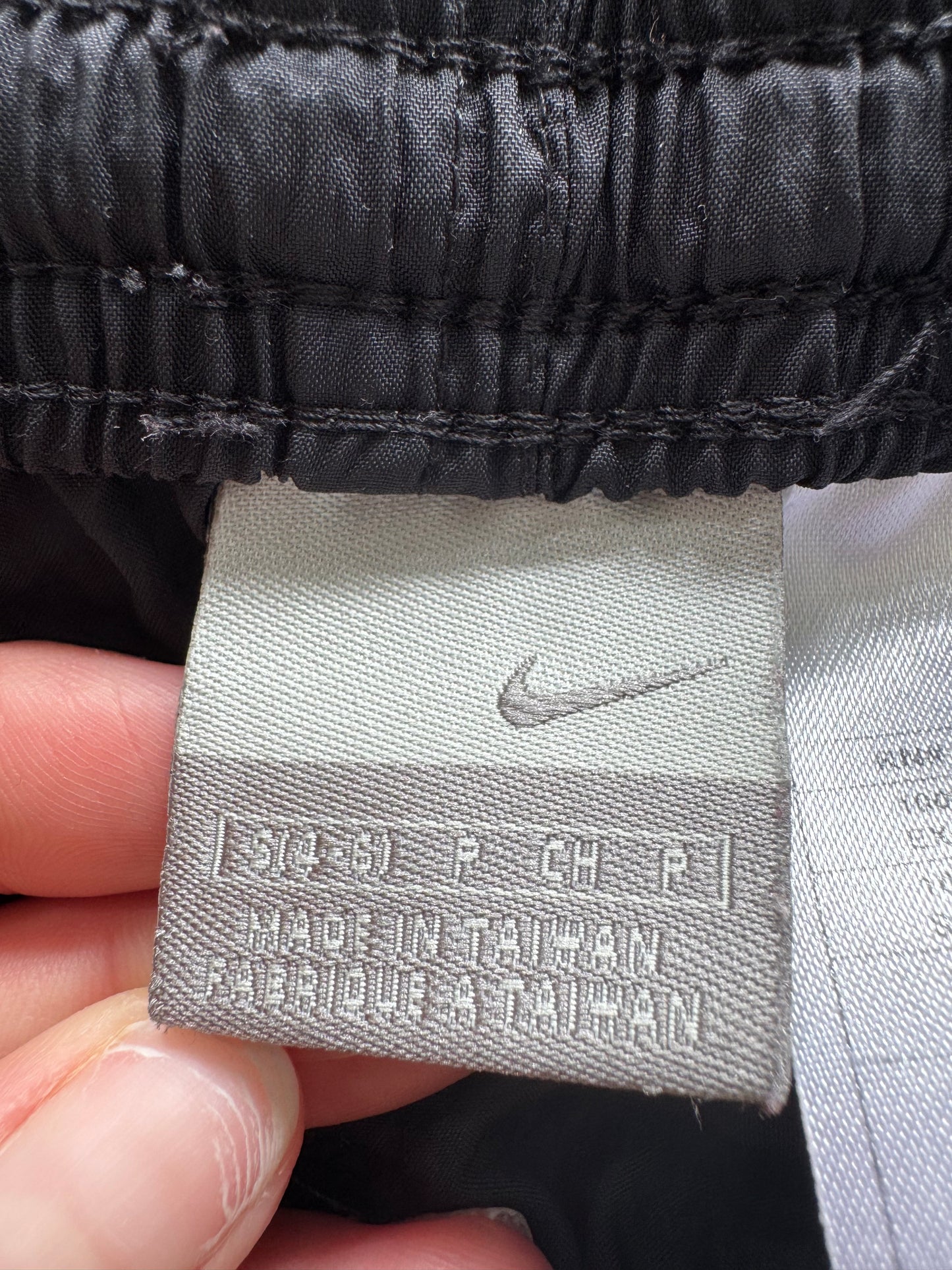Vintage 00s Nike Track Shorts - S