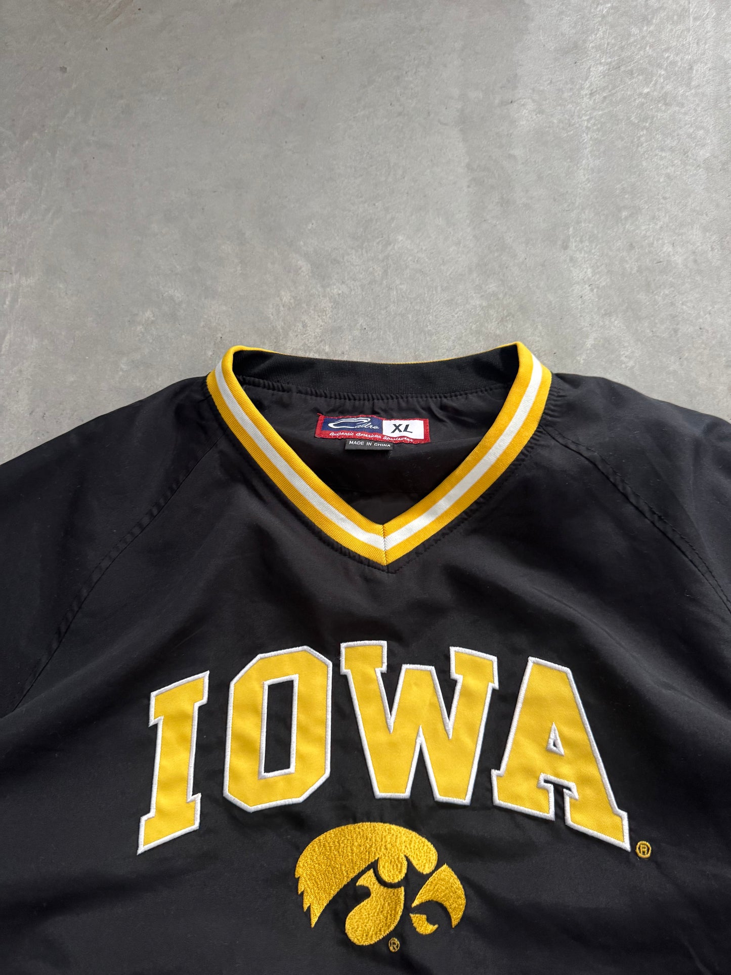 Vintage Iowa Hawkeyes Windbreaker - XL