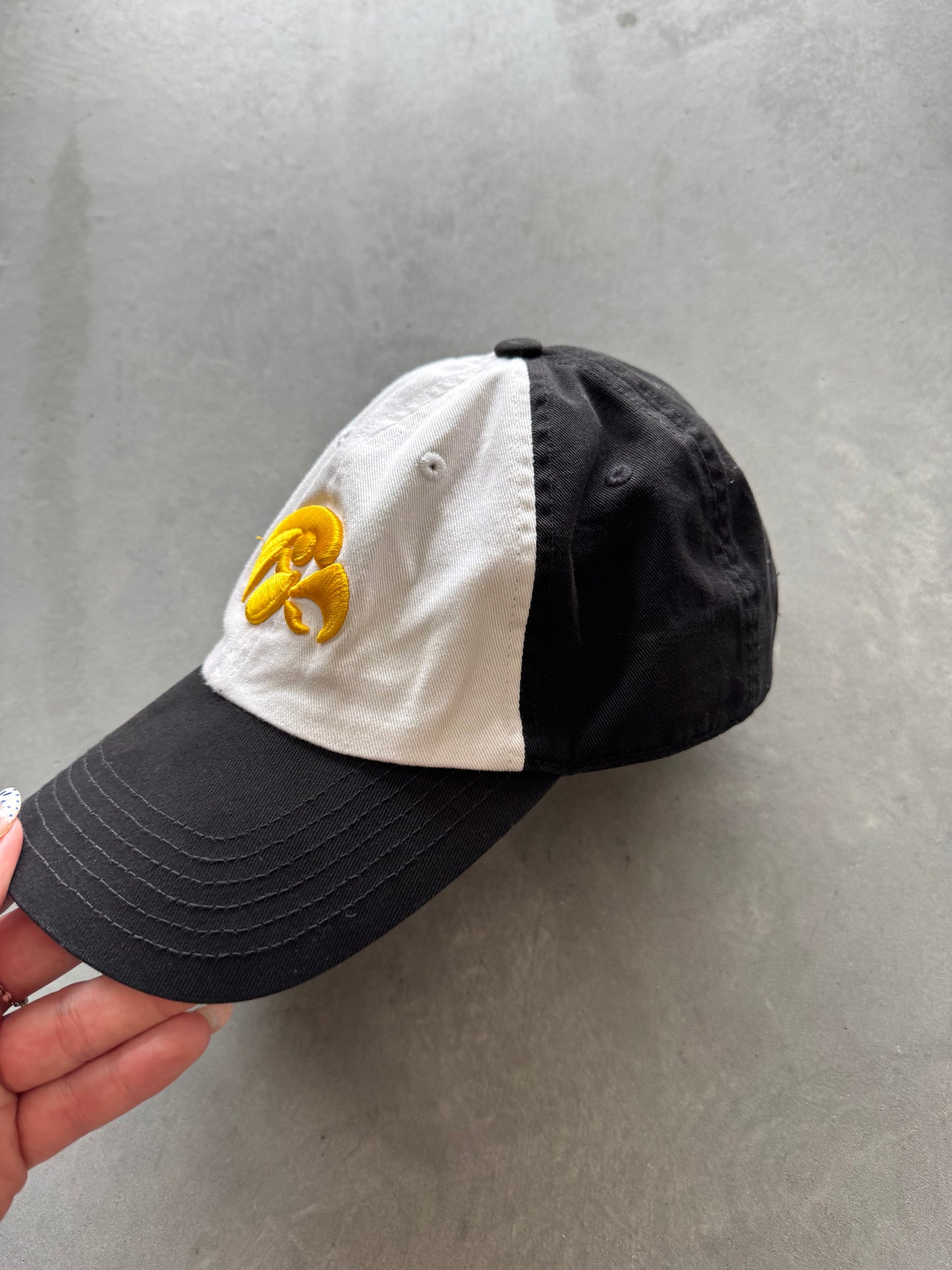 Vintage Iowa Hawkeyes Hat