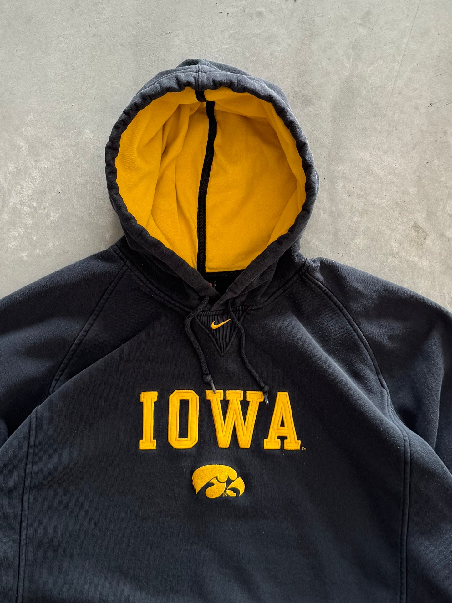 Vintage 90s Nike Iowa Hawkeyes Hoodie - L