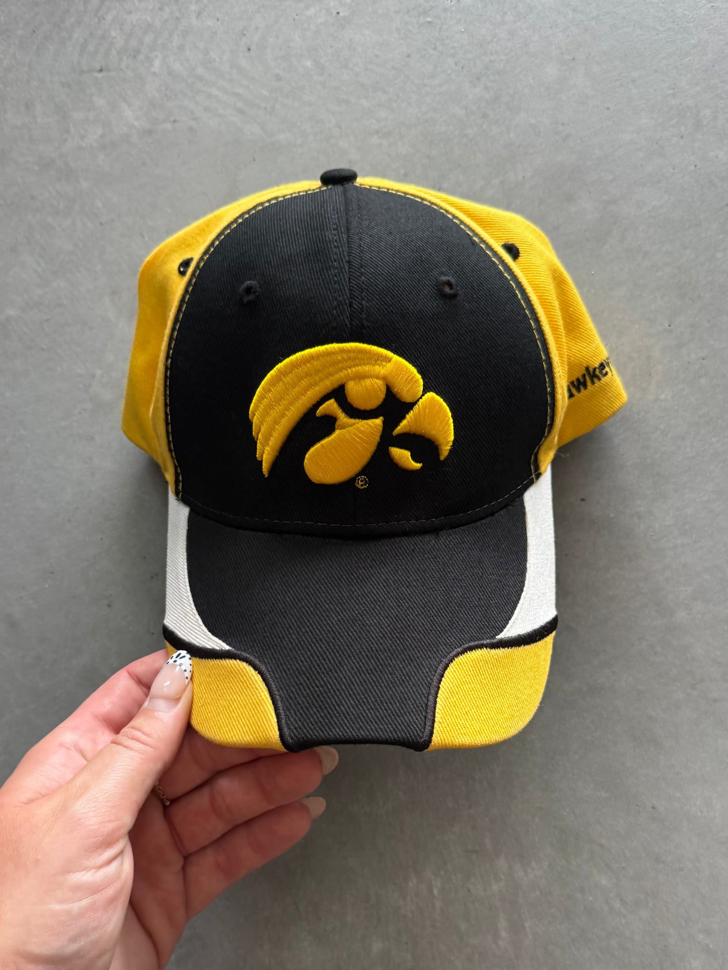 Vintage Iowa Hawkeyes Hat