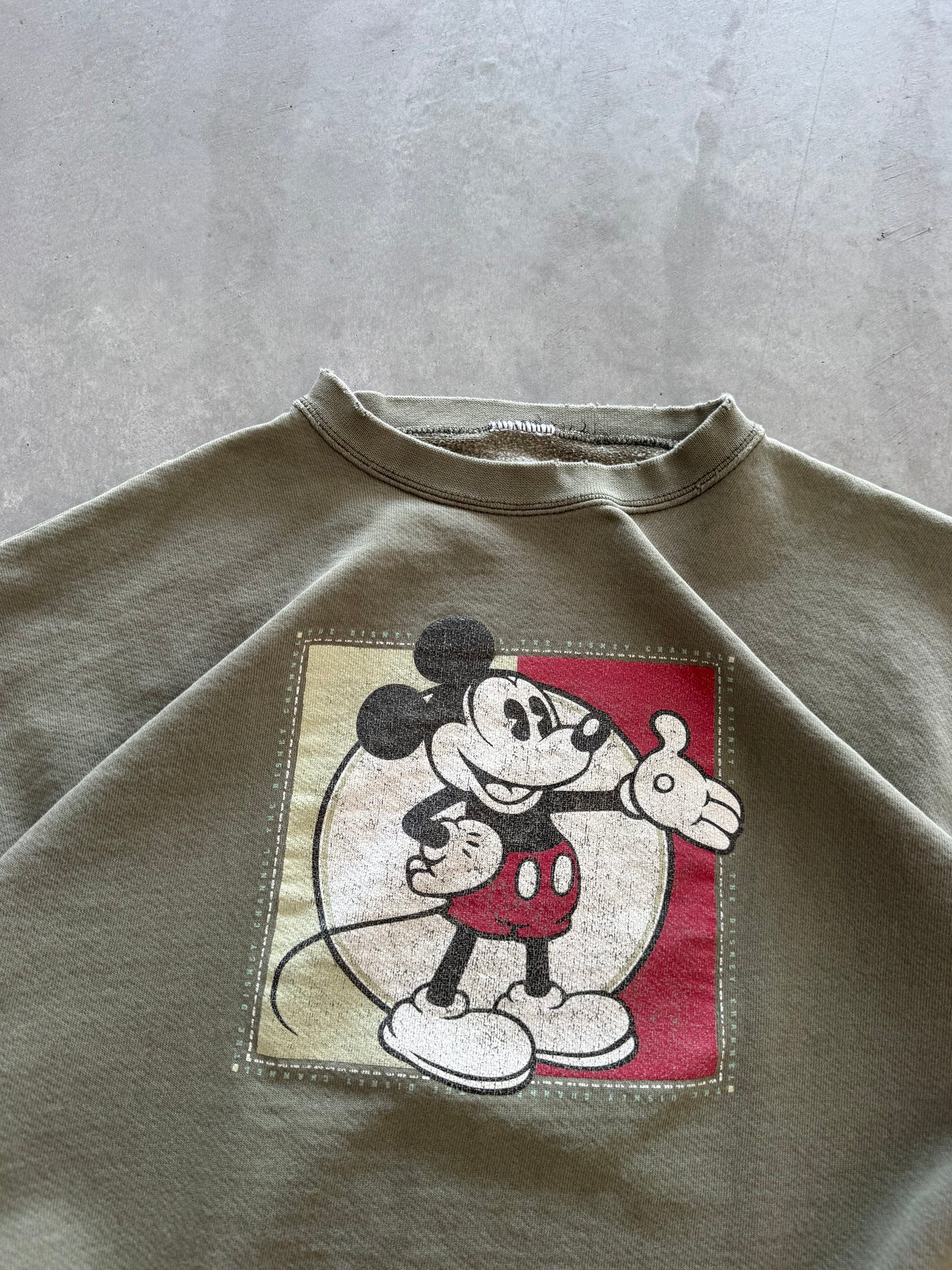 Vintage 90s Mickey Mouse Sweatshirt - M