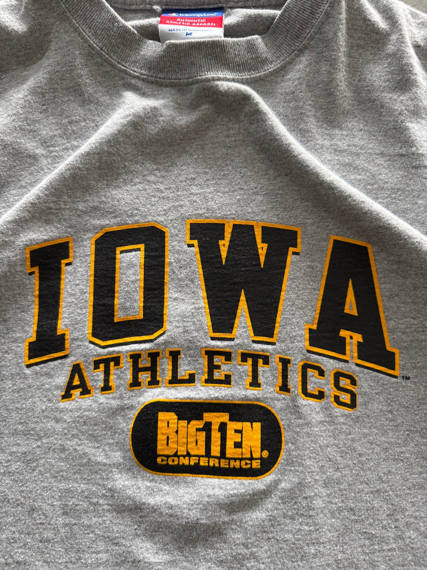 Vintage Iowa Hawkeyes Long Sleeve - M