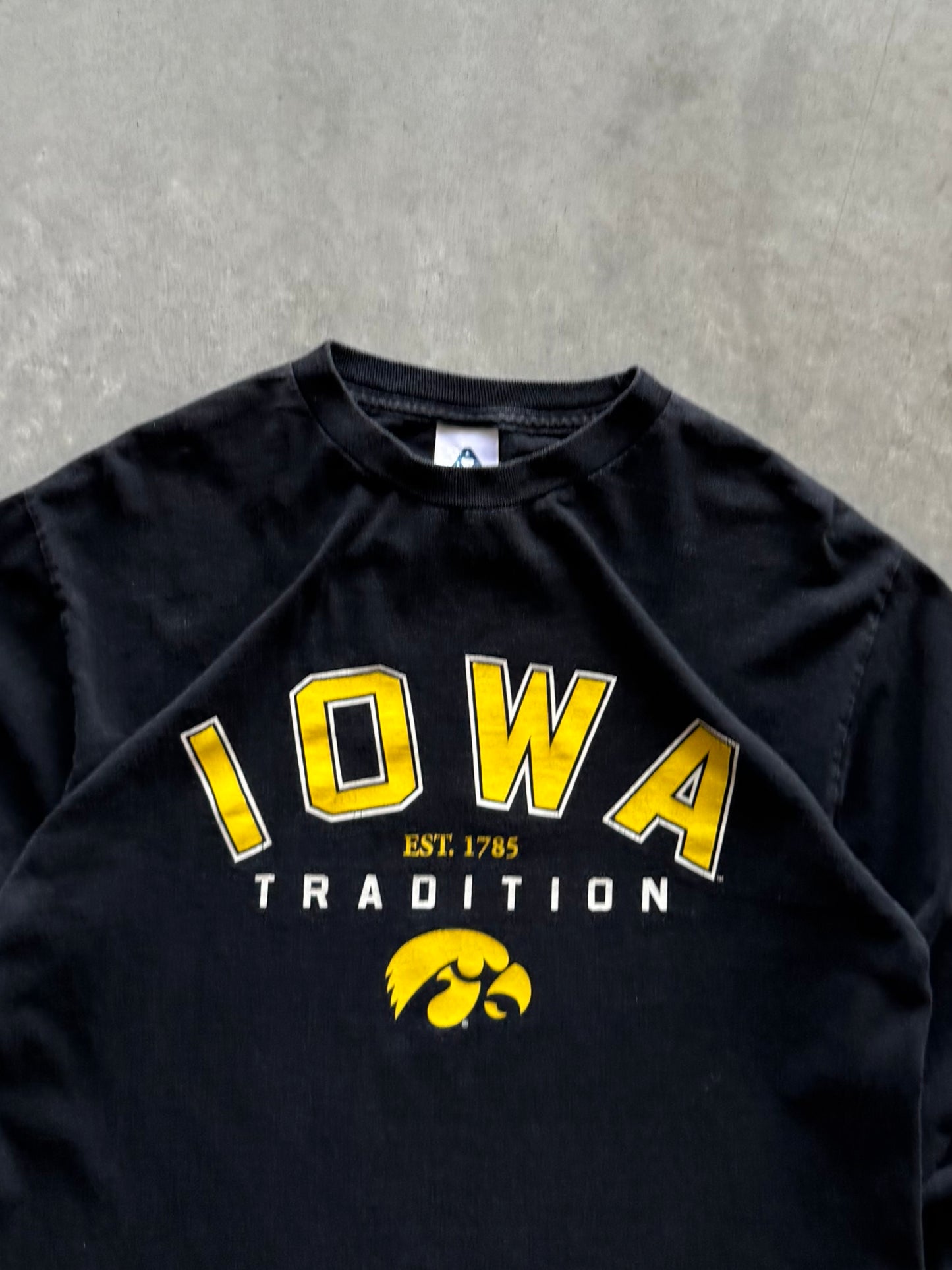 Vintage Iowa Hawkeyes Long Sleeve - M